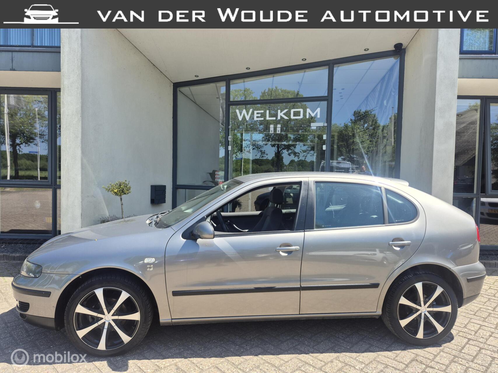Seat Leon 1.6-16V Executive '04|Clima|Cruise|LM wielen! 2004 - voorkant