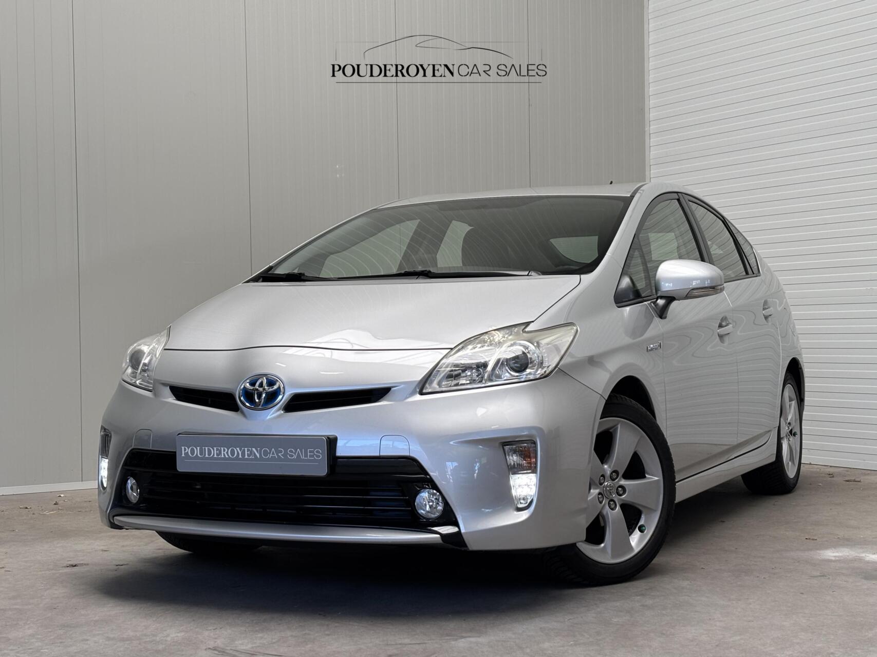 Toyota Toyota Prius 1.8 Comfort / NL Auto / NAP / 2e Eig / DealerOH / Hybride Accu Certificaat / Camera / Navigatie / Clima / Uniek! 2012 - voorkant