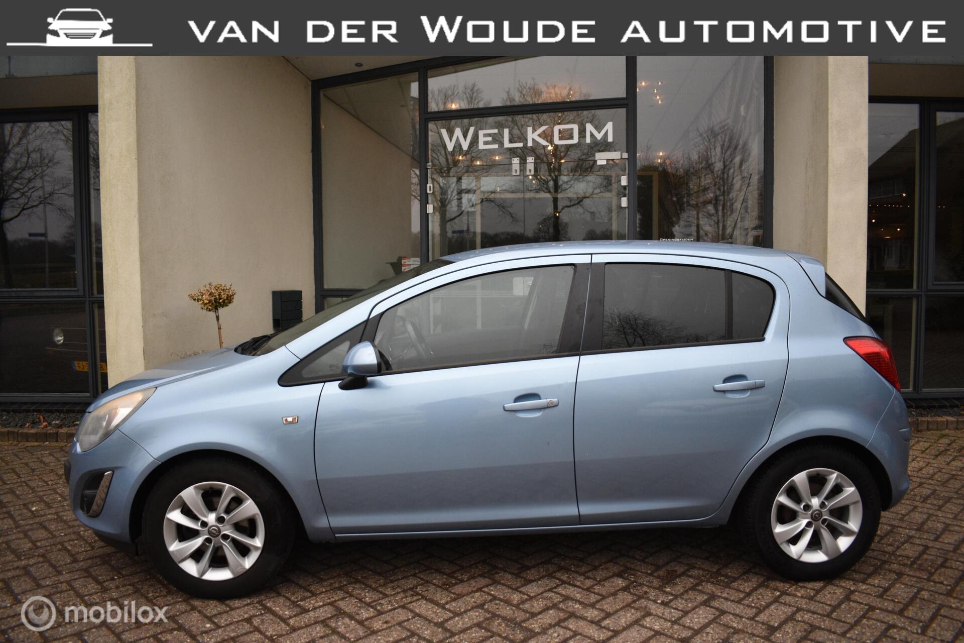 Opel Corsa 1.2-16V Design Edition 5DRS, |Cruise|winterpakket 2014 - voorkant