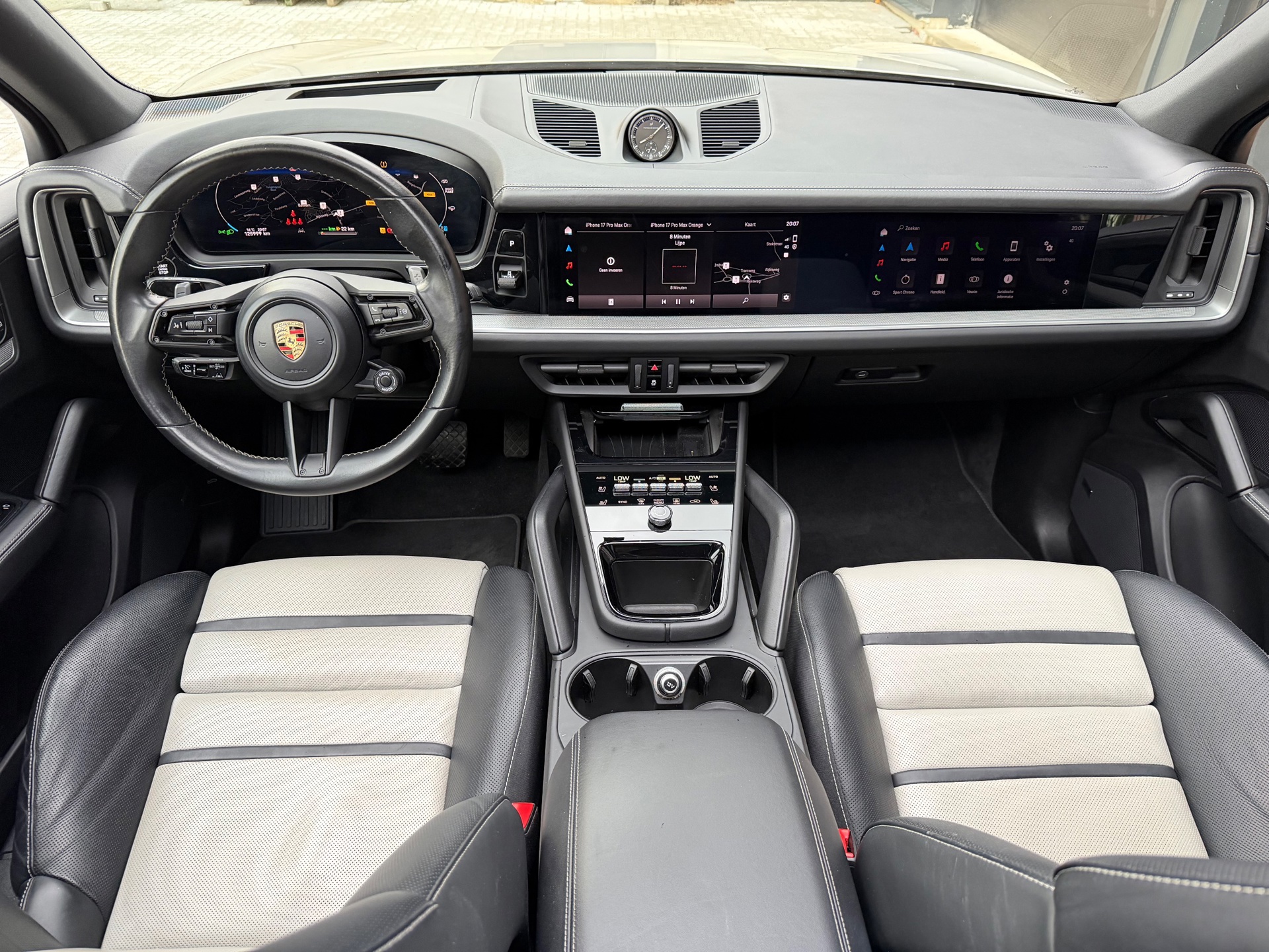 Foto van Porsche Cayenne E-hybrid