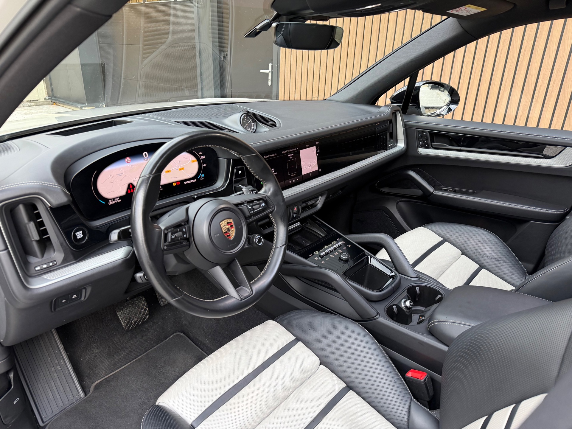 Foto van Porsche Cayenne E-hybrid