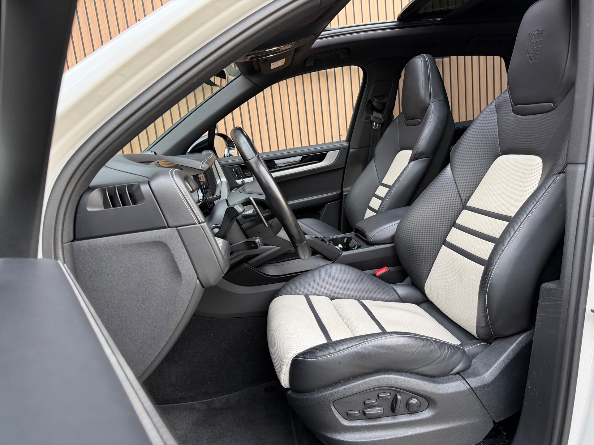Foto van Porsche Cayenne E-hybrid