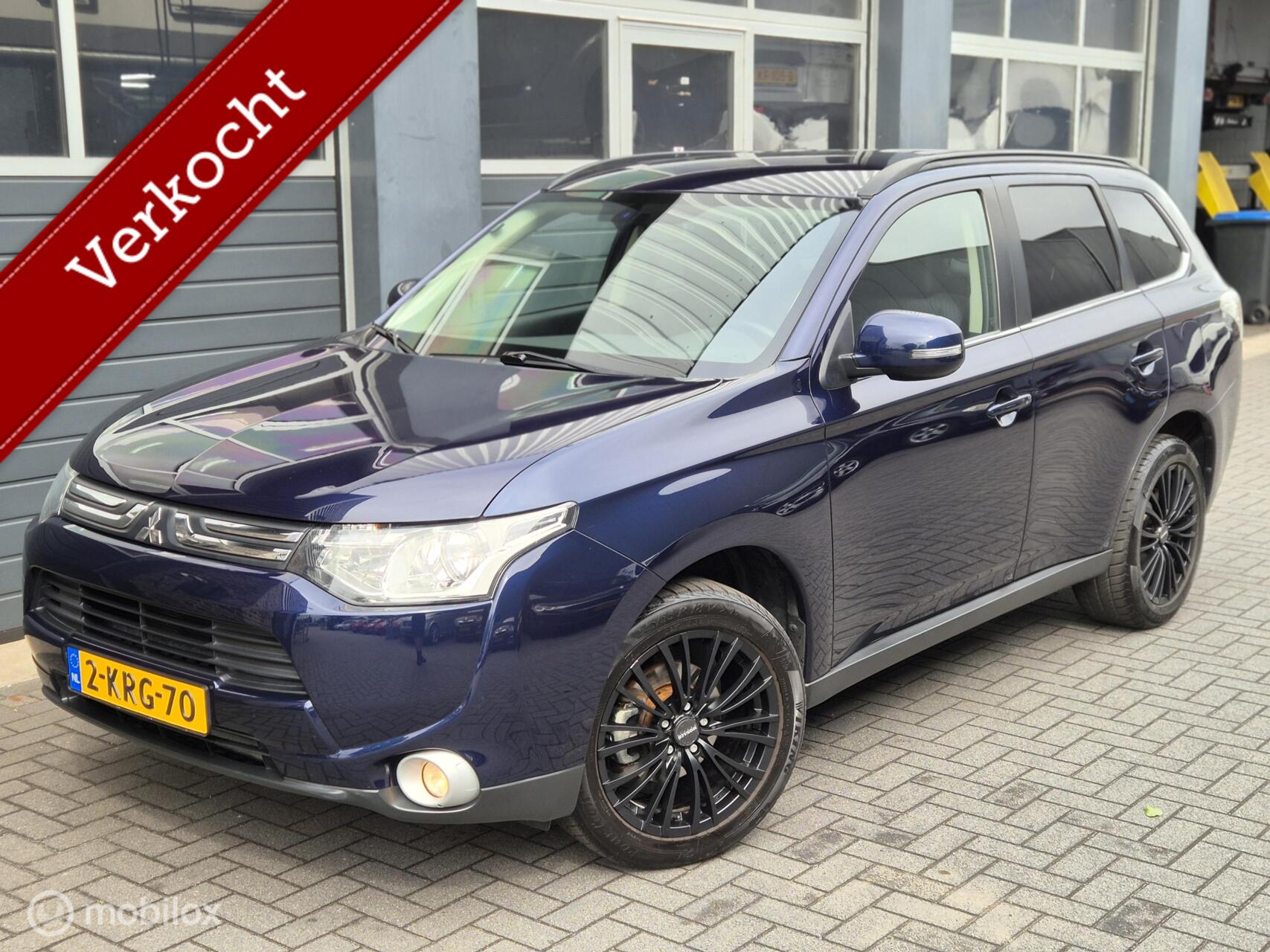 Mitsubishi Mitsubishi Outlander 2.0 Intense Automaat | XENON | NAVI | PDC | 2013 - voorkant