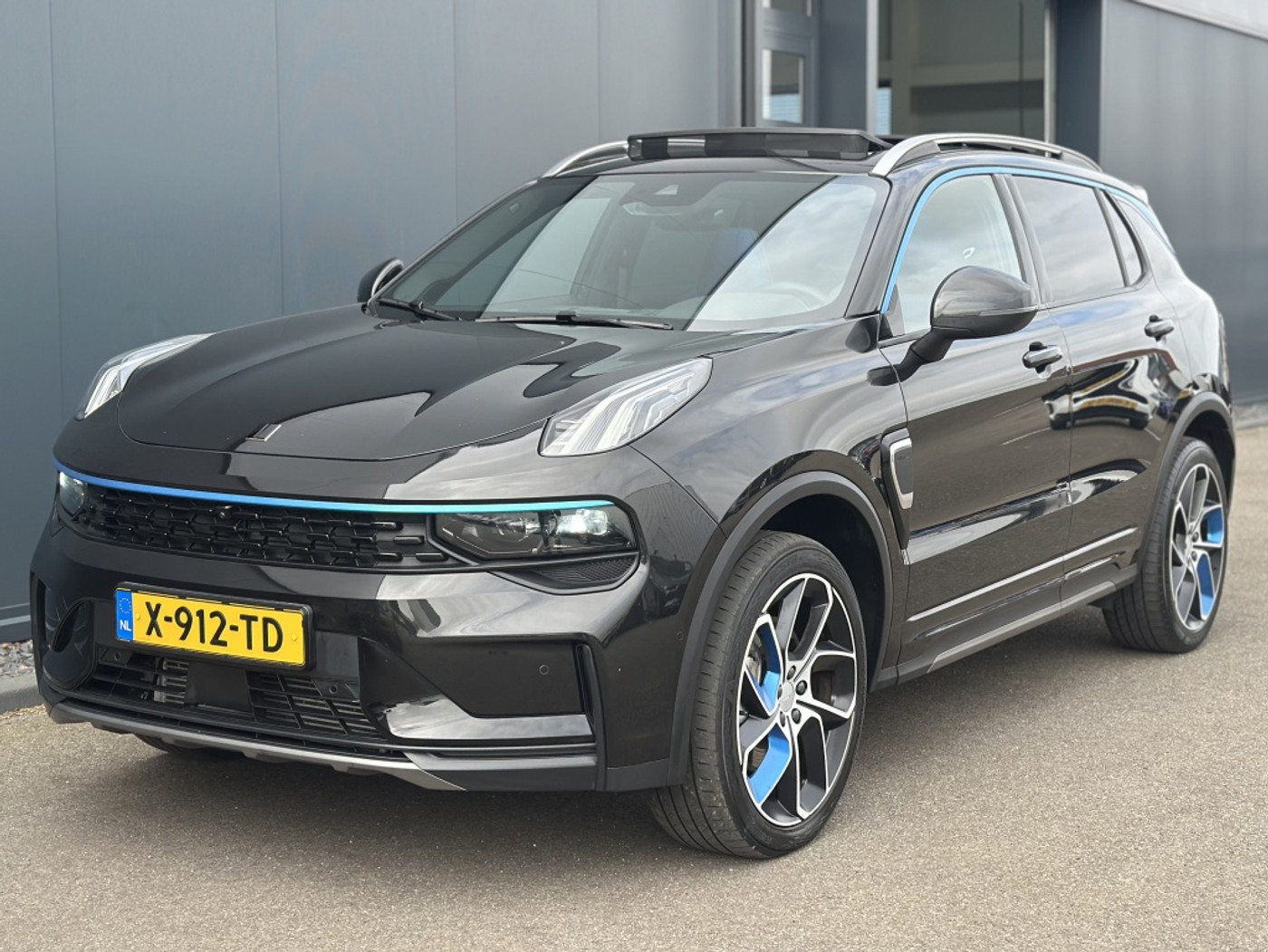 Foto van LYNK & Co 01
