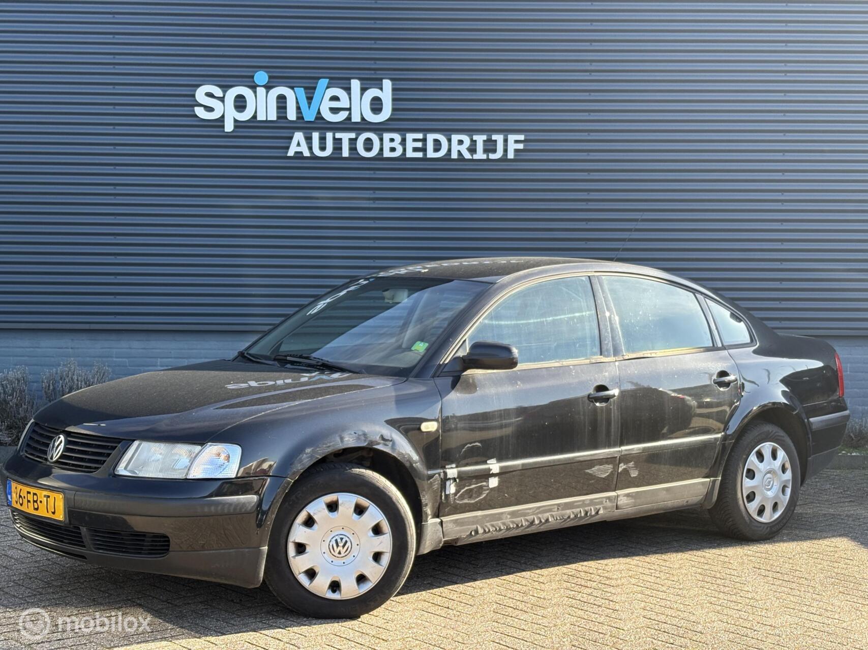 Volkswagen Passat 1.9 TDI - Handel of Export 2000 - voorkant