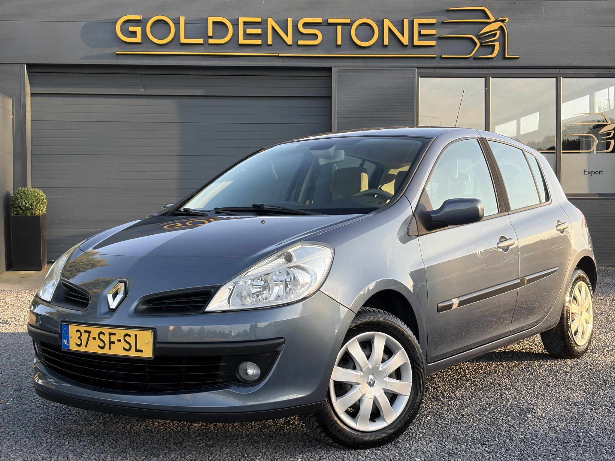 Renault Clio 1.6-16V Dynamique Luxe 2005 - voorkant