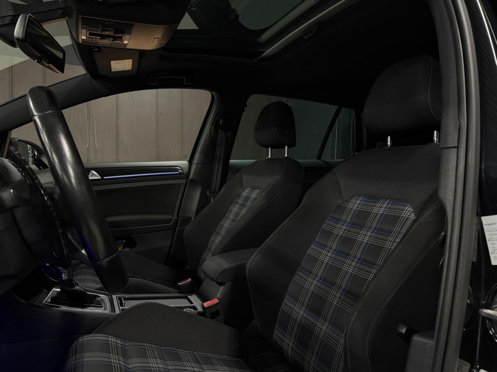 Foto van Volkswagen Golf GTE