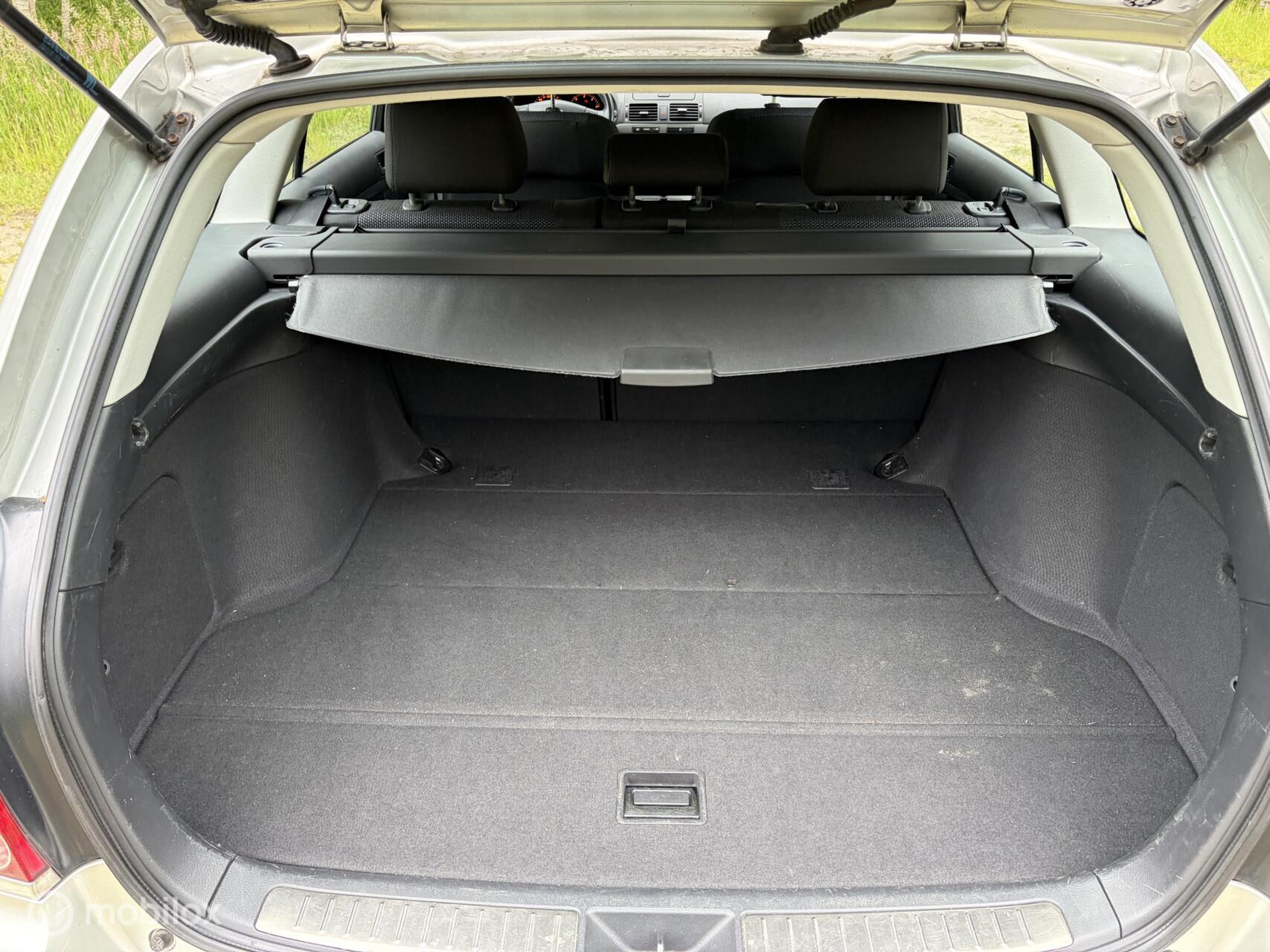 Foto van Toyota Toyota Avensis