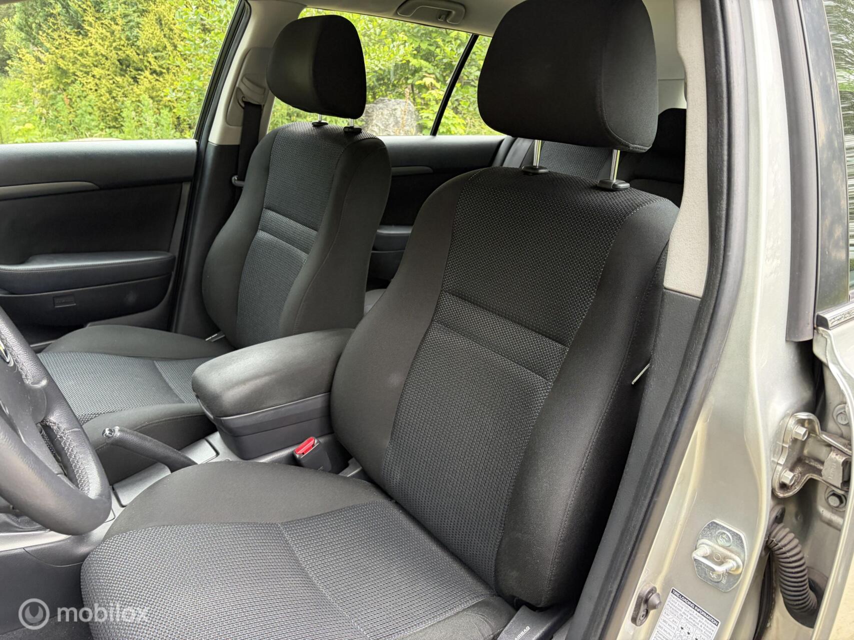 Foto van Toyota Toyota Avensis
