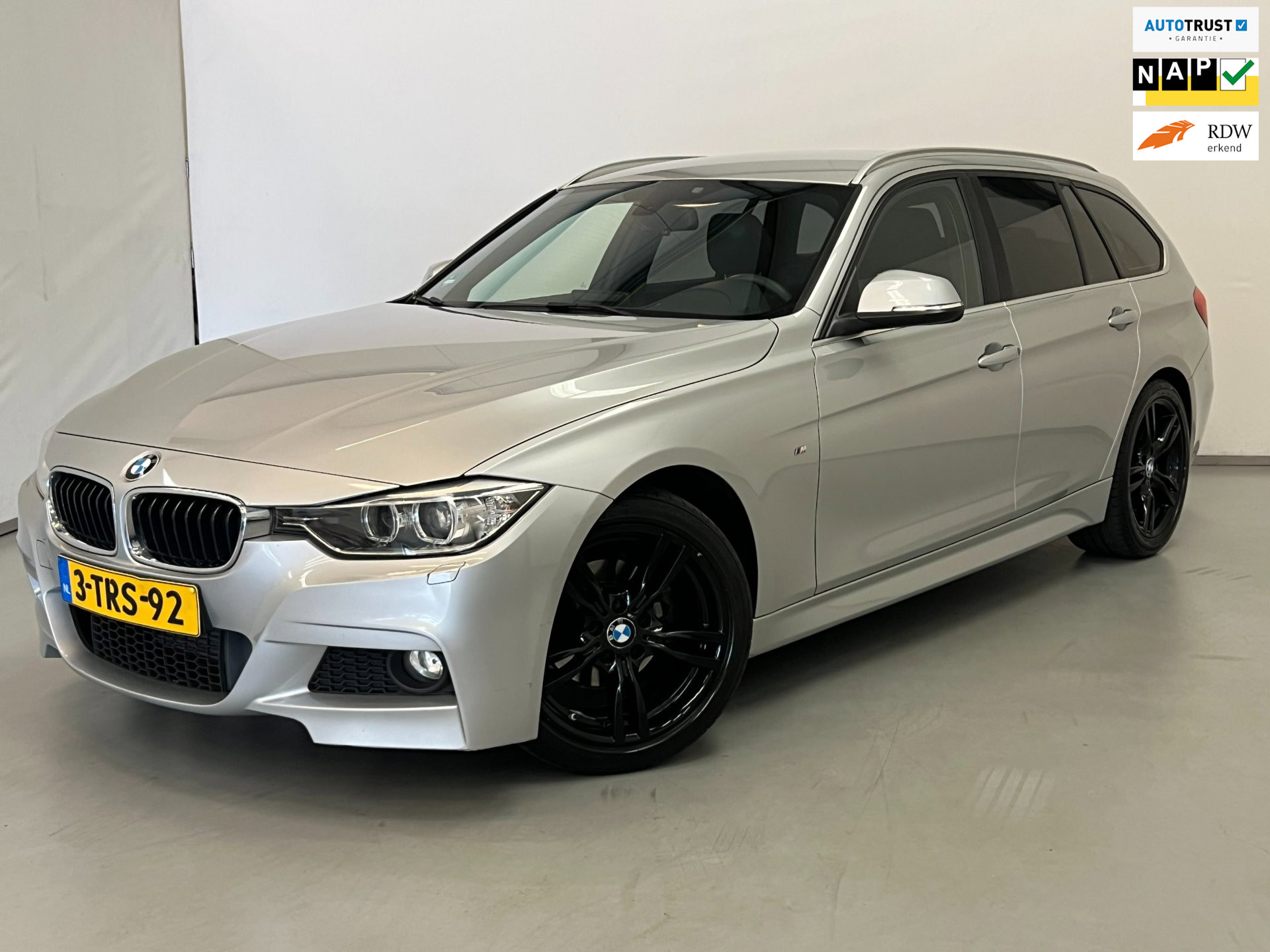 BMW 316i 316i Exe / M Pakket / NL-auto / Camera / Navi 2014 - voorkant