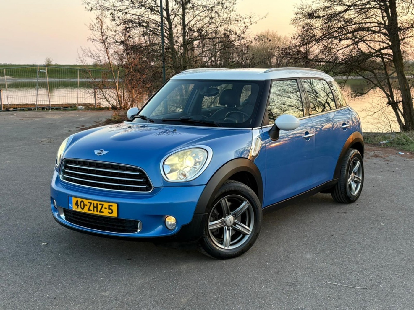 Mini Cooper Countryman 1.6 Cooper Chili NW APK LEDER STOELVERW ORG NL 2010 - voorkant