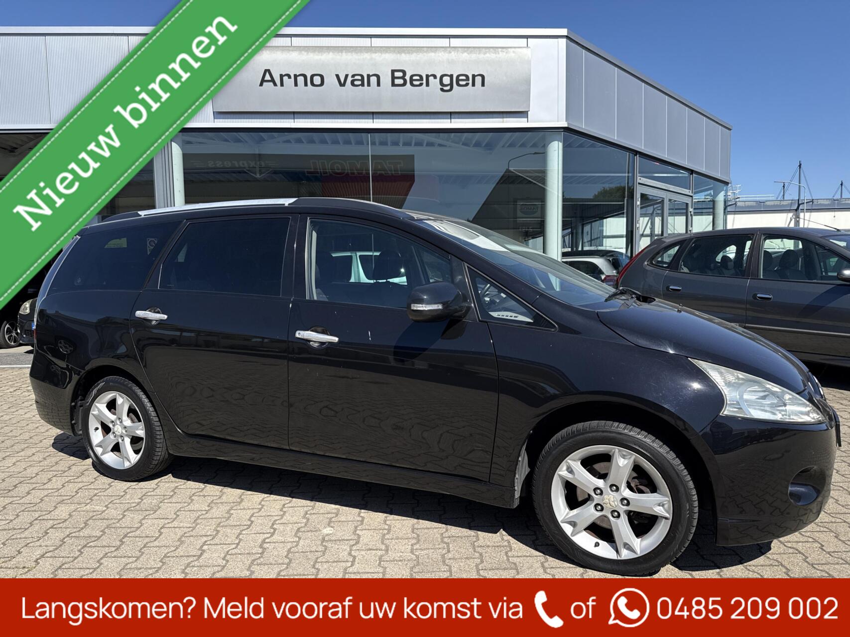 Mitsubishi Mitsubishi Grandis 2.4-16V InSport 7-Pers / Orig. NL / Airco / Cruise 2011 - voorkant