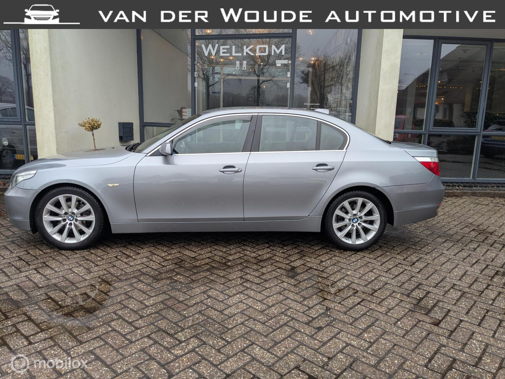 BMW 5er Reihe 525i Executive Adv.Lezen 2006 - voorkant