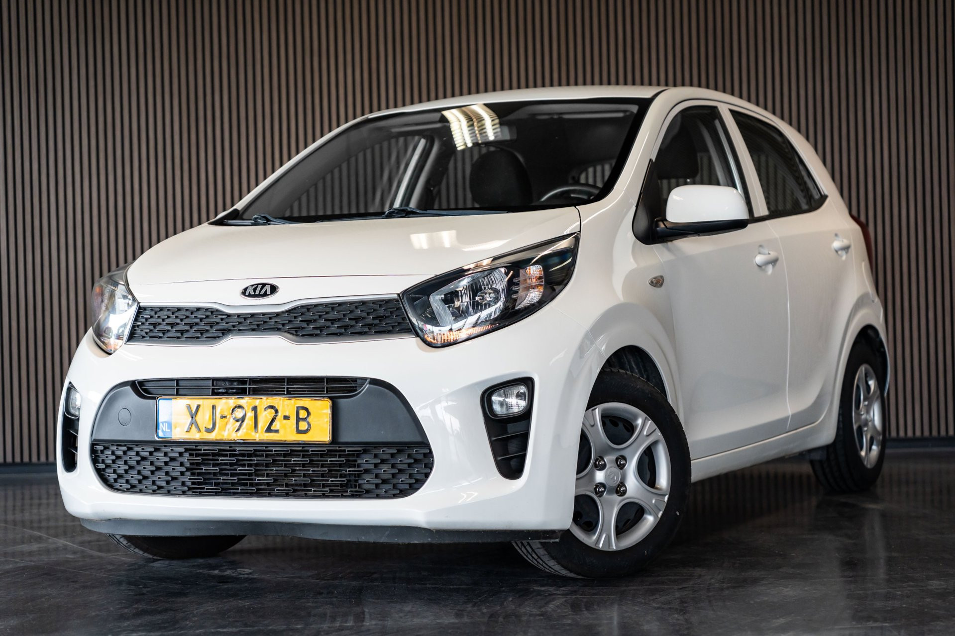 Kia Picanto 1.0 CVVT EconomyLine 2019 - voorkant