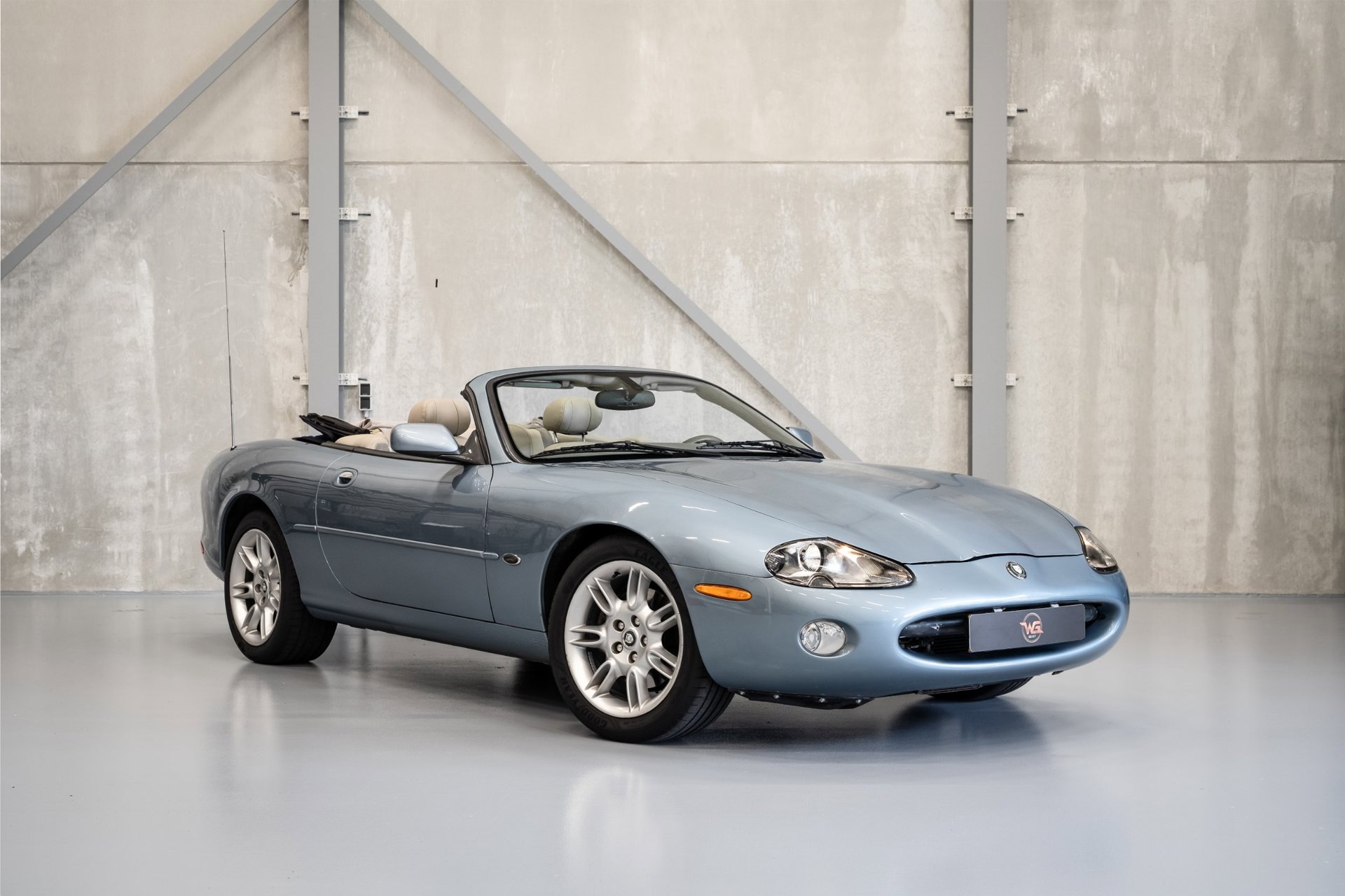 Jaguar Jaguar Xk8 Convertible 4.0 V8 Convertible 2002 - voorkant