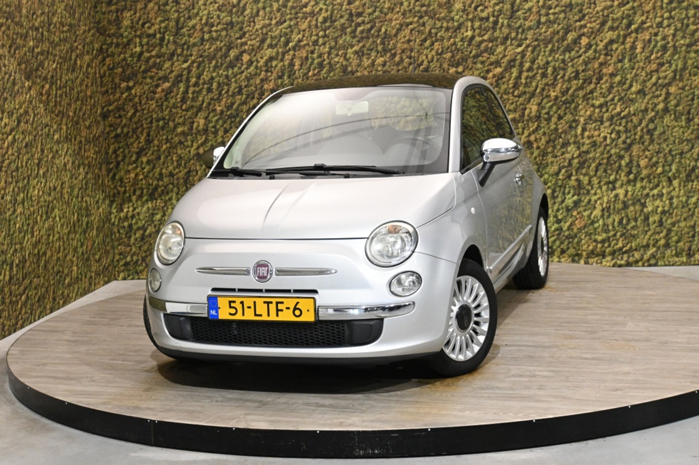 Fiat 500 1.2 Lounge 2010 - voorkant