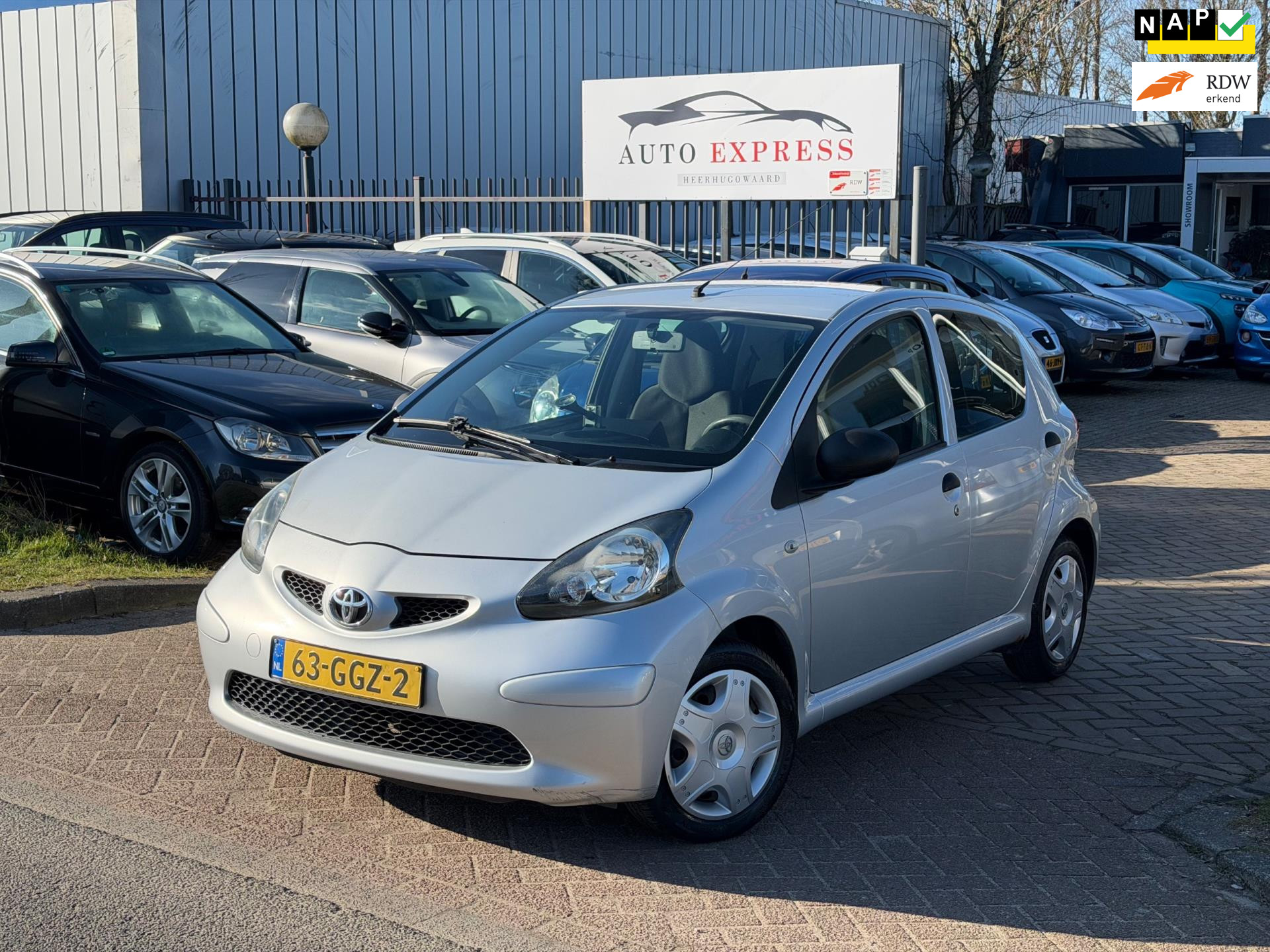 Toyota Toyota Aygo 1.0-12V/stuurbekrachtiging/Navi/Carplay/Nap/Apk/3 Maanden Garantie 2008 - voorkant