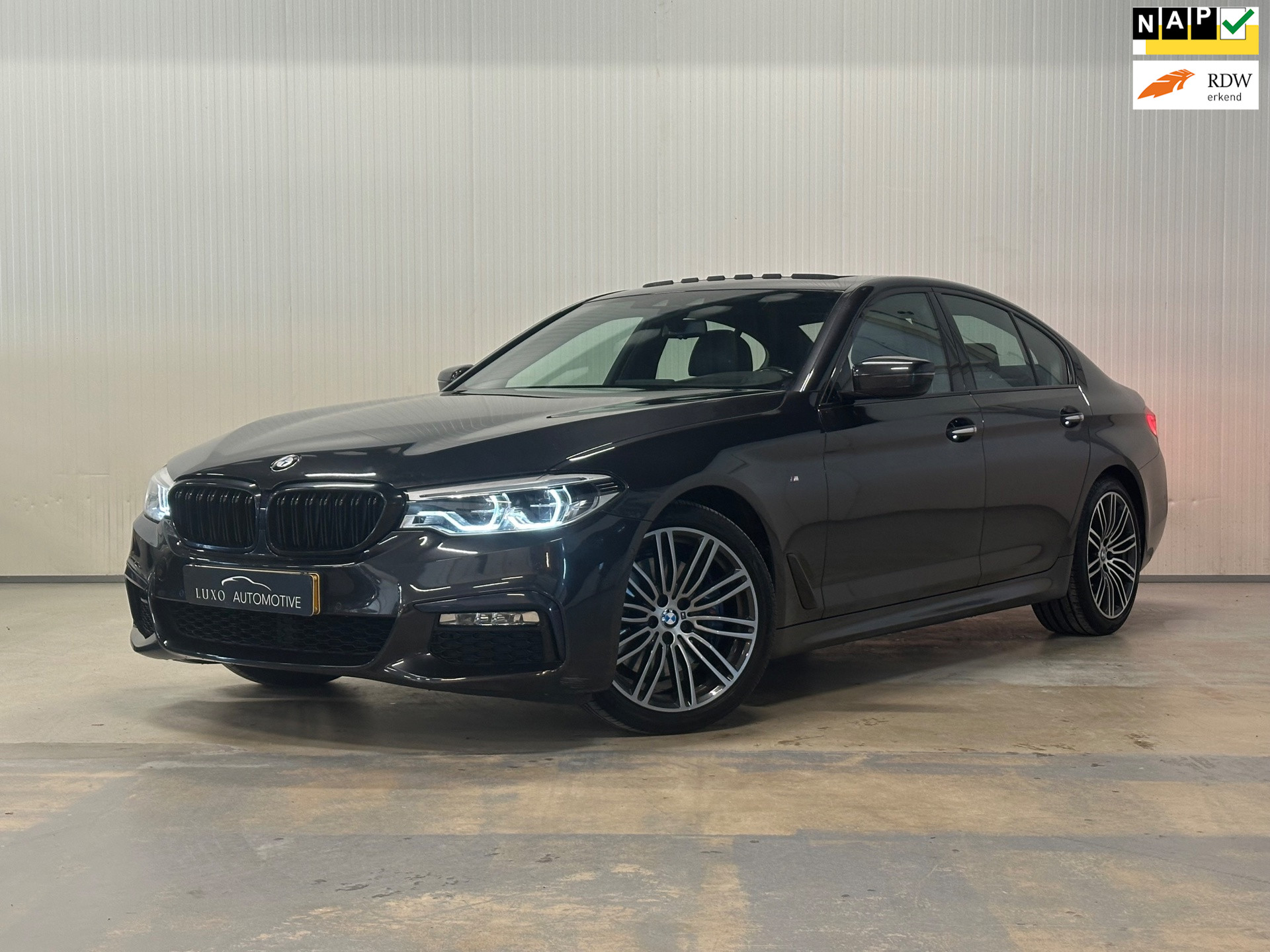 BMW 530i 530i High Executive | NAP | SCHUIF/KANTEL | M-SPORT | LEDER | CAMERA 2018 - voorkant