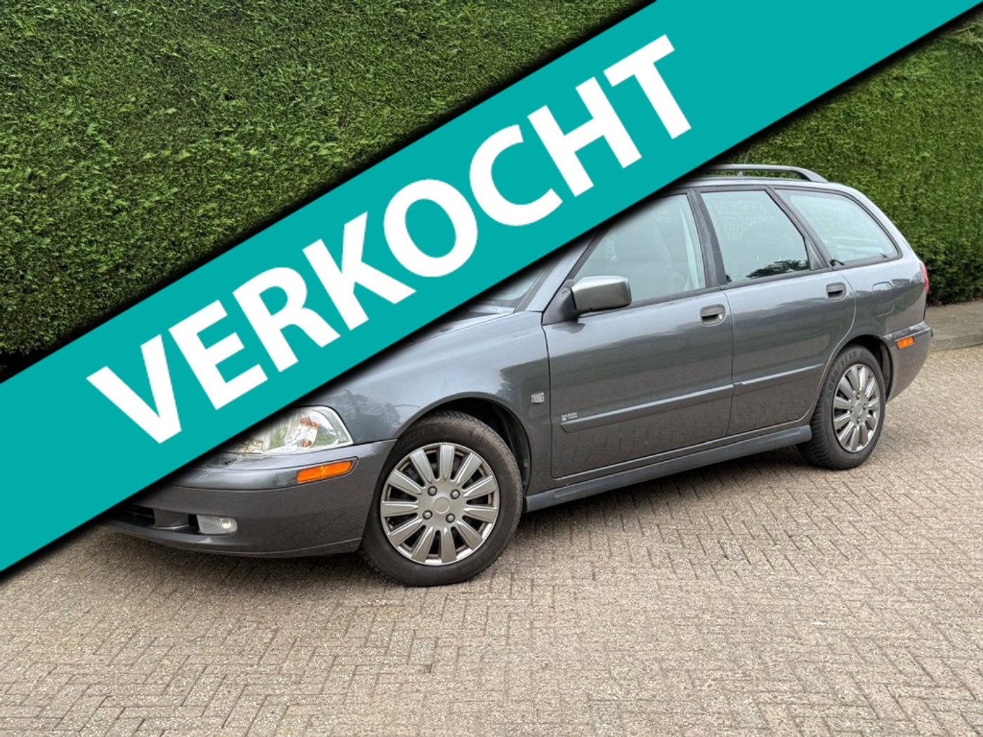 Volvo V40 2.0 Europa Automaat/Trekhaak/ APK 10/26 2003 - voorkant