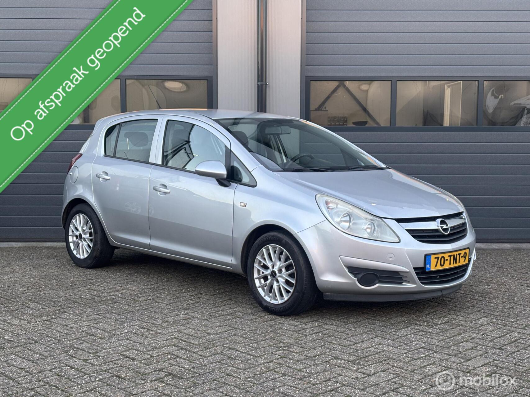 Opel Corsa 1.2-16V Essentia Uitvoering // 5Drs_Bwj 08 2008 - voorkant