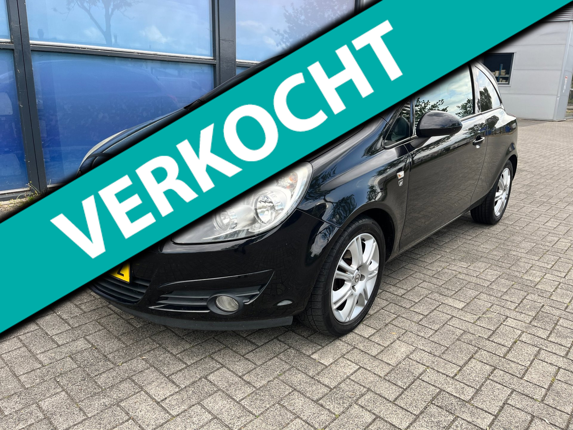 Opel Corsa 1.2-16V '111' Edition 2010 - voorkant