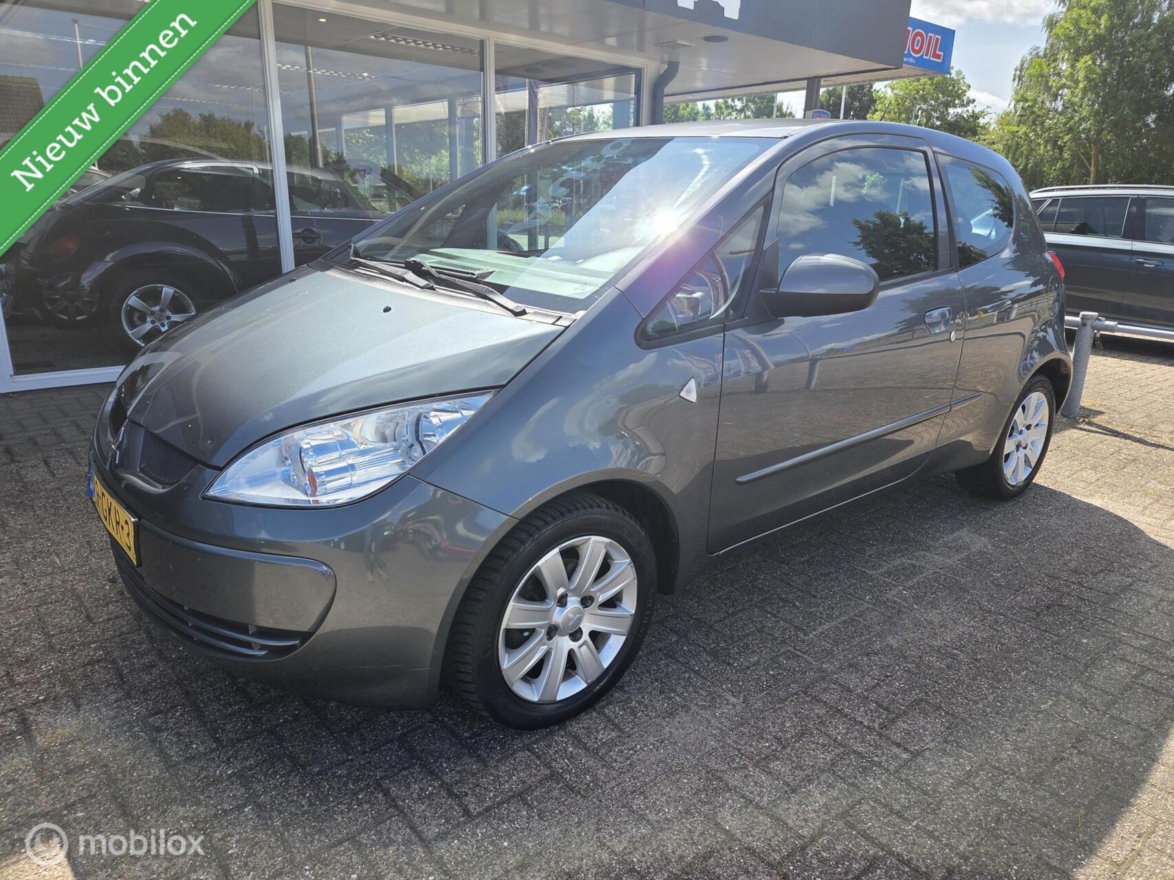 Mitsubishi Mitsubishi Colt 1.3 Invite( automaat ) 2008 - voorkant