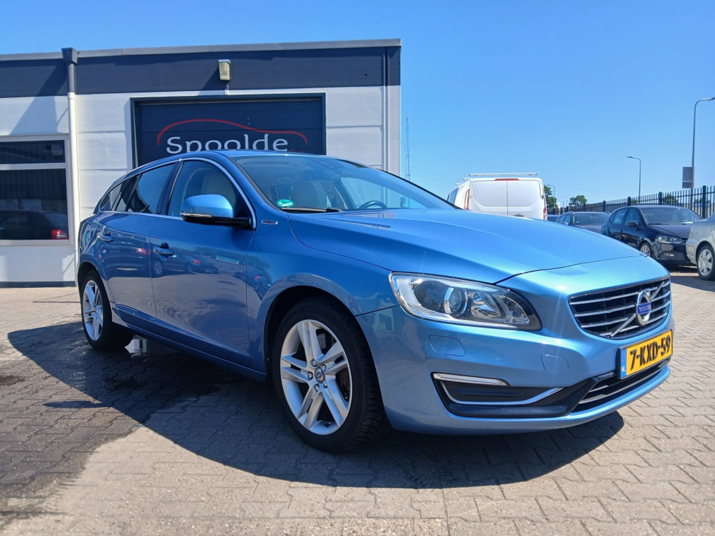 Volvo V60 Plug In Hybrid 2.4 D6 AWD 2e Eigenaar/Dealer onderhouden 2013 - voorkant