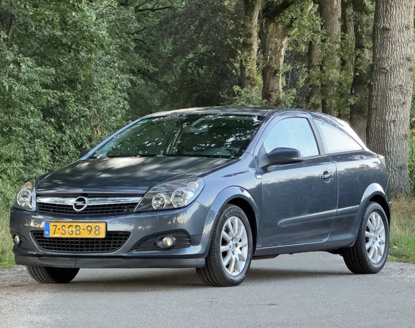 Opel Astra GTC 1.6 Business 2008 - voorkant