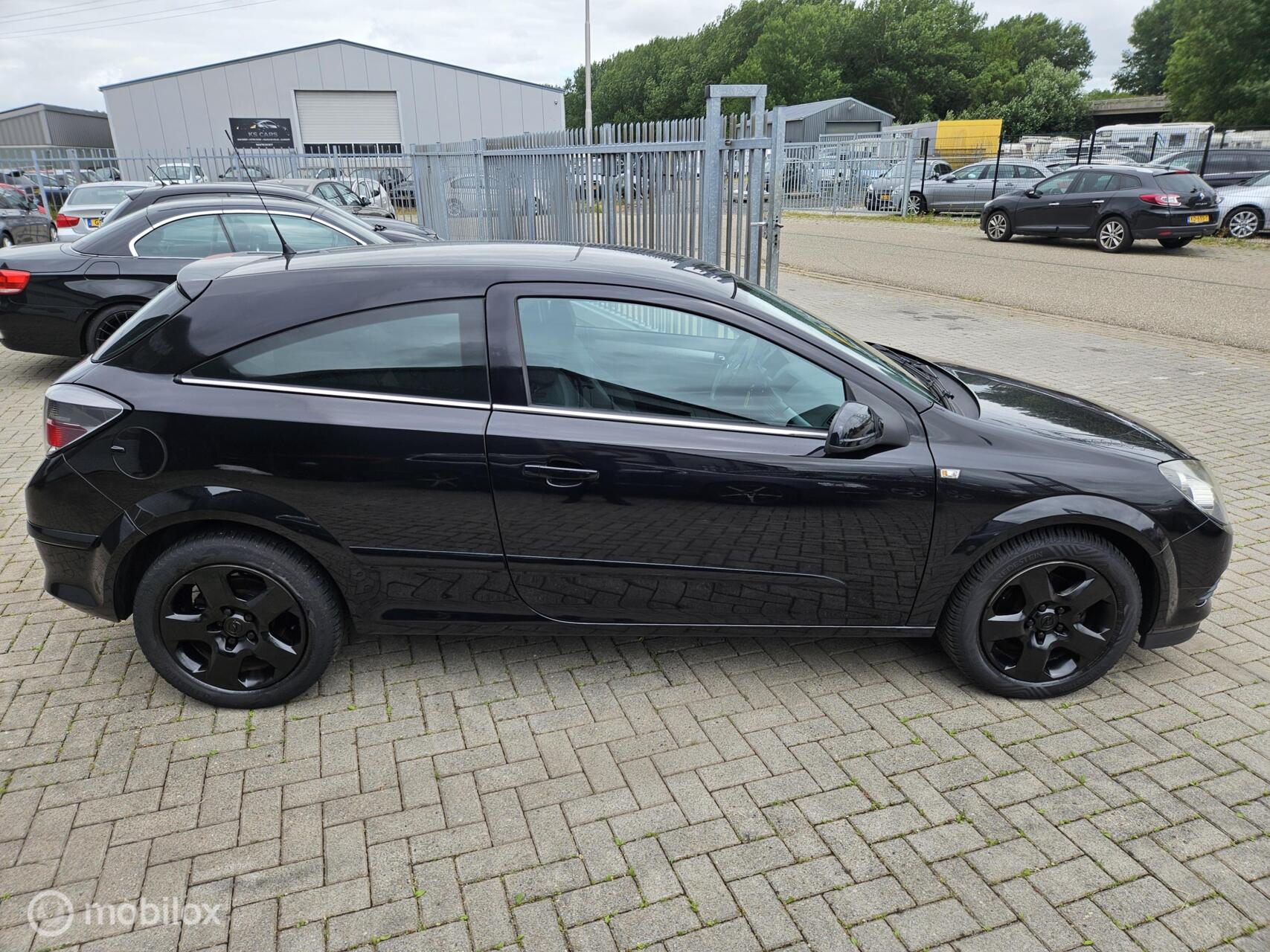Foto van Opel Astra GTC