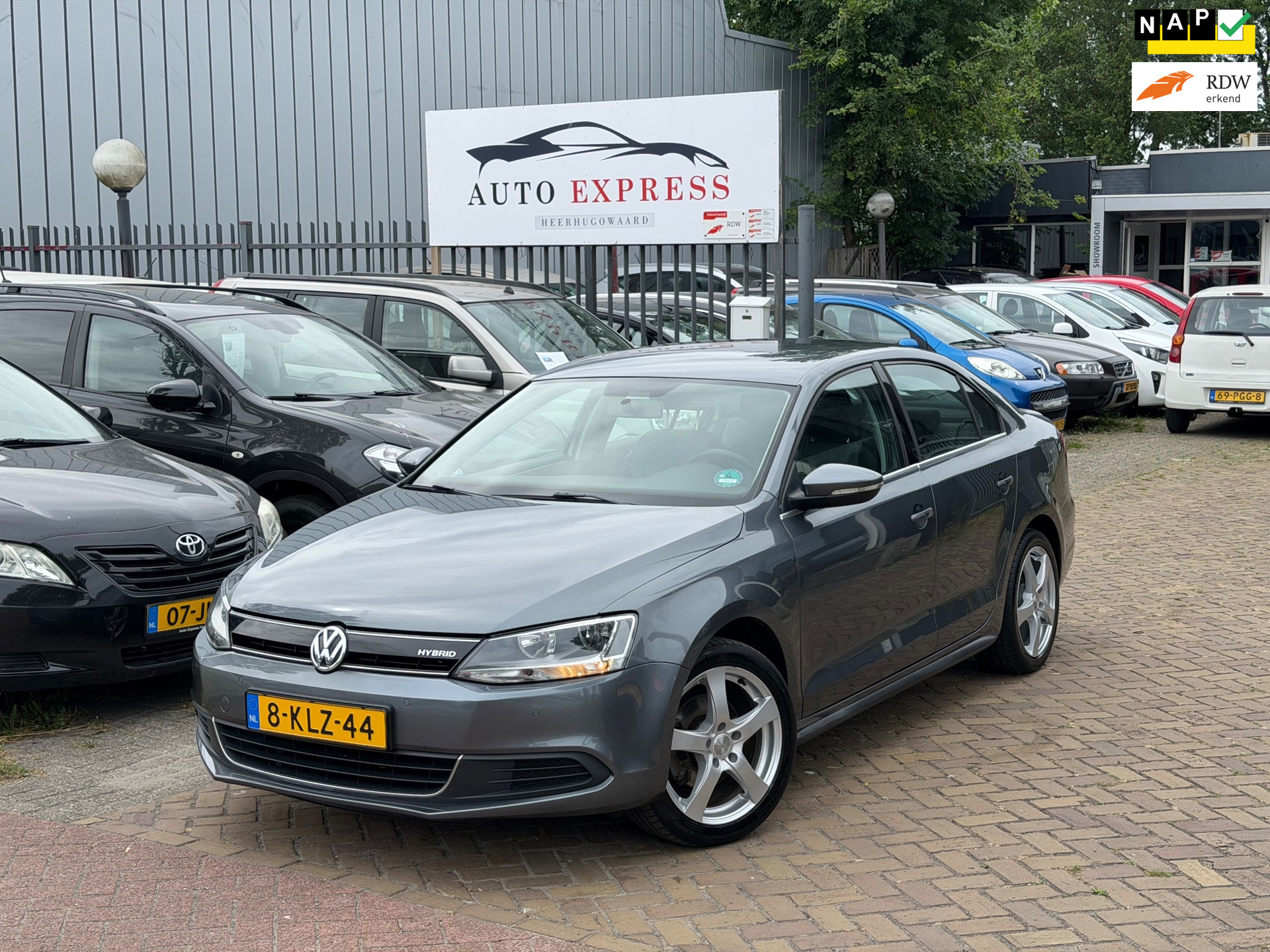 Volkswagen Jetta 1.4 TSI Hybrid Comfortline Aut/Navigatie/Cruise/Nap/Nieuw Apk/2 sleutels aanwezig/3 Maanden Garantie 2013 - voorkant