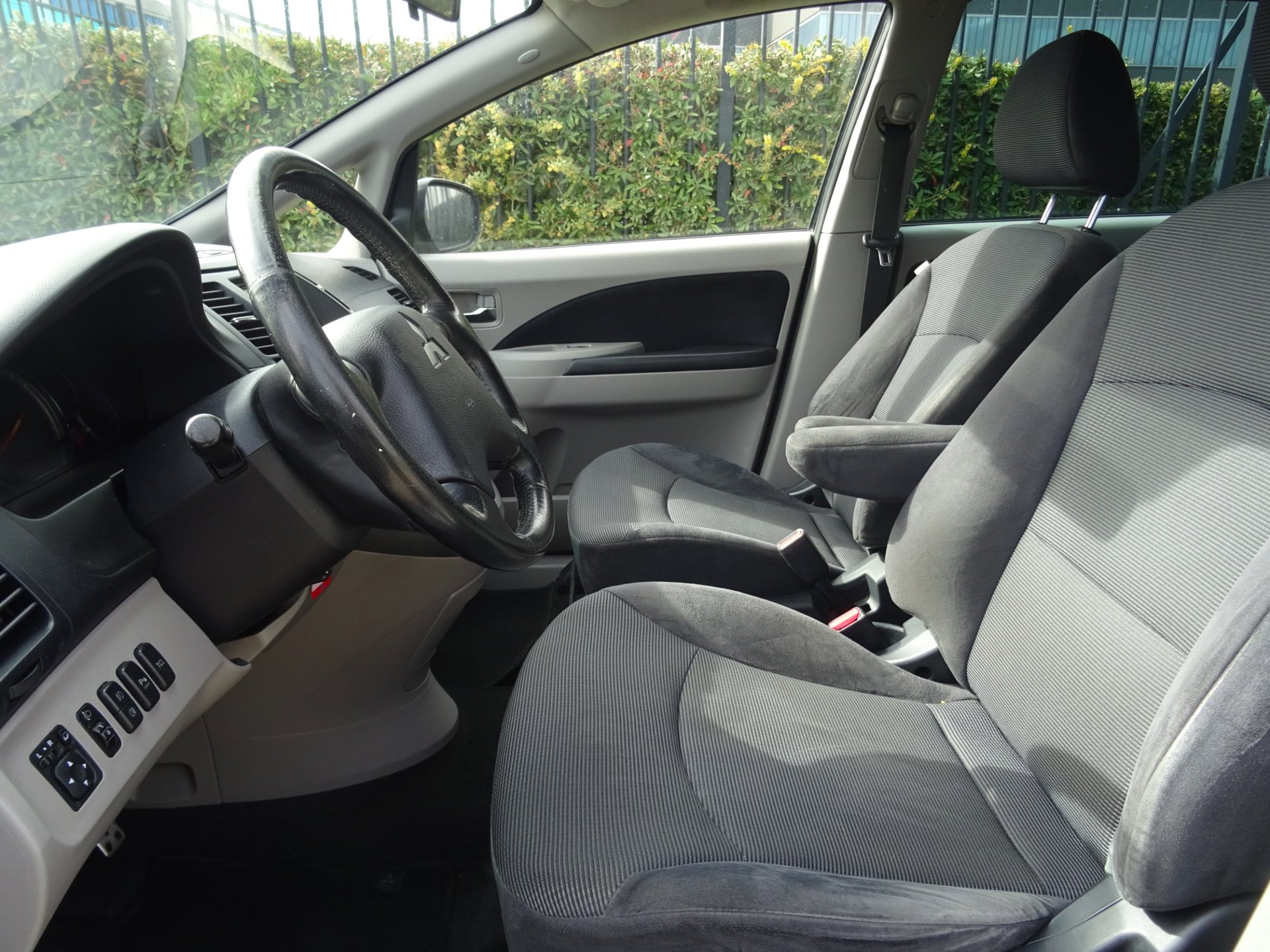 Foto van Mitsubishi Mitsubishi Grandis