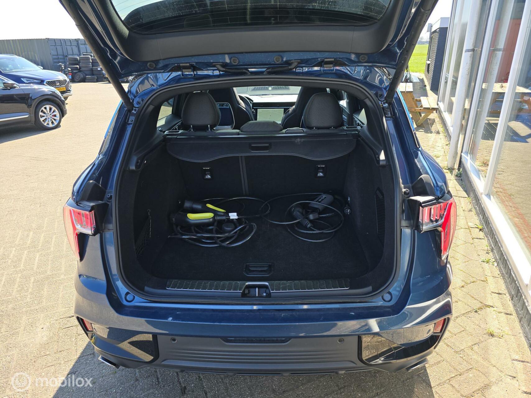 Foto van LYNK & Co 01