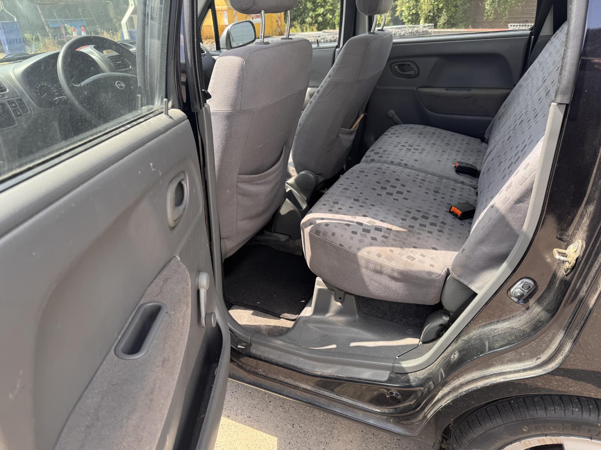 Foto van Opel Agila