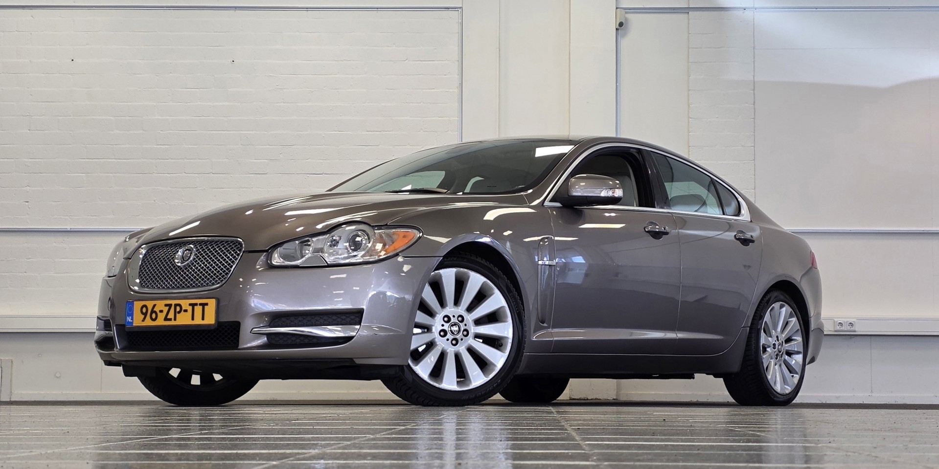 Jaguar Jaguar XF 3.0 V6 Premium Luxury 3e Eigenaar Xenon Winterpakket Mooi! 2008 - voorkant