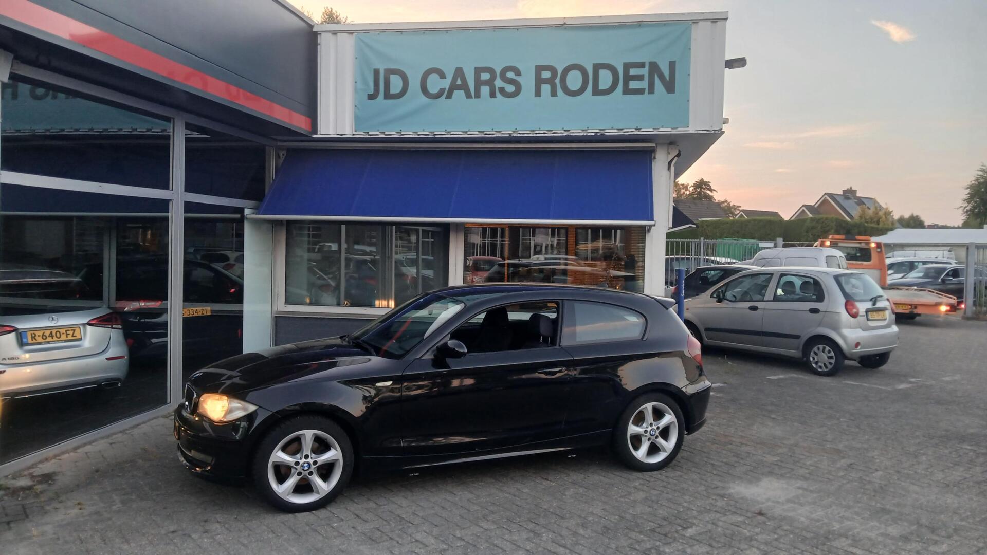 BMW 1er Reihe 118i Business Line! Luxe! Netjes! Apk! Koopje! 2009 - voorkant
