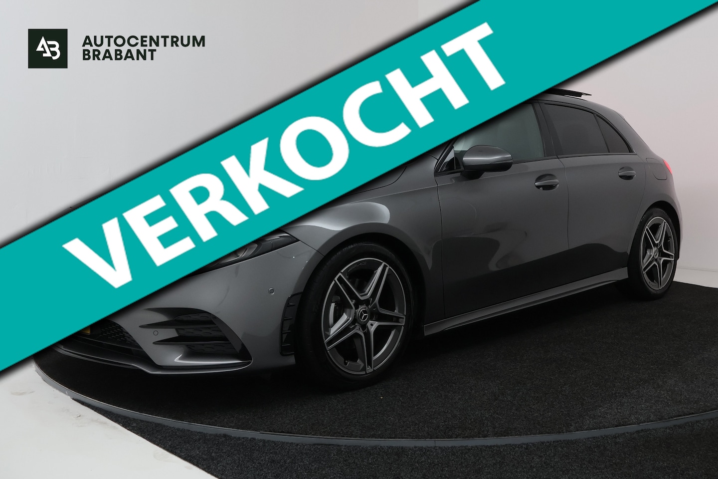 Mercedes-Benz A 180 180 Business Solution AMG (PANORAMADAK, STOELVERWARMING, SFEERVERLICHTING, CAMERA, BURMEISTER) 2019 - voorkant