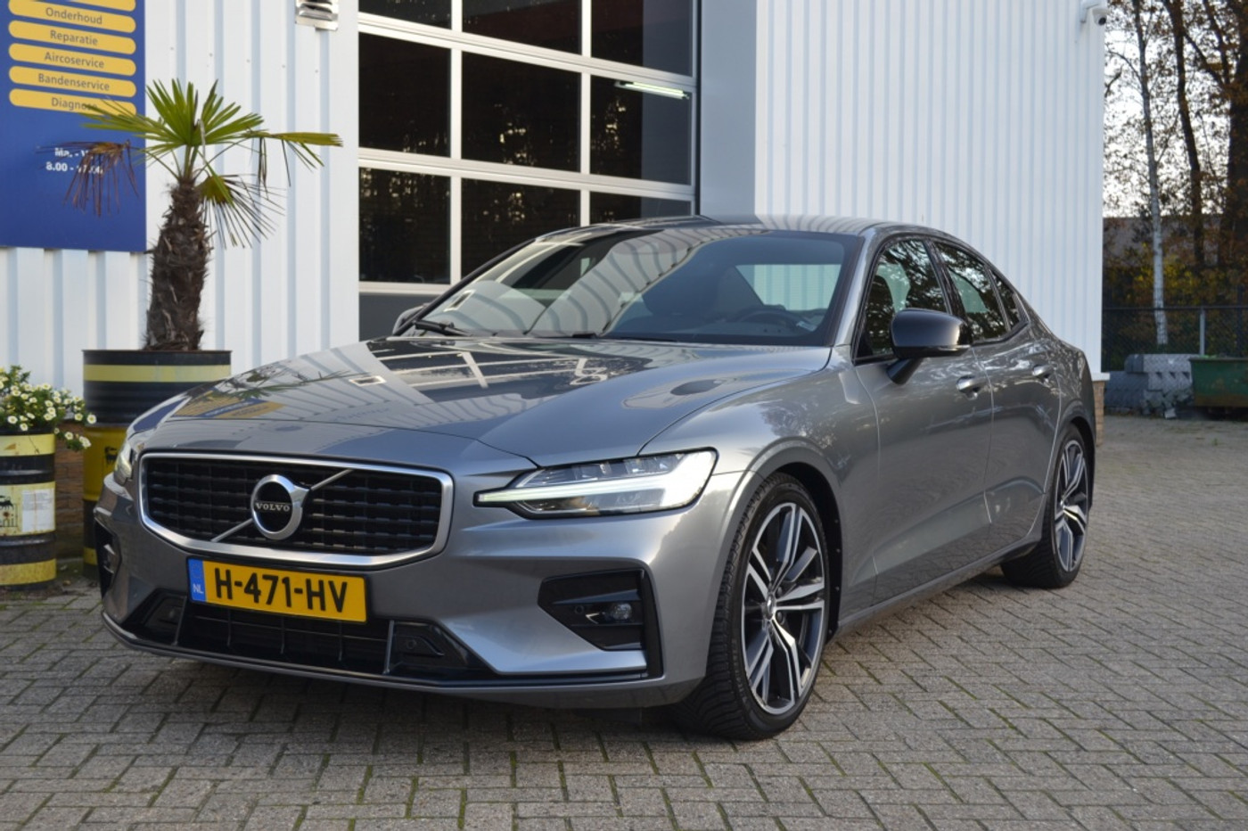 Volvo S60 2.0 T4 R-Design BTW Auto 2020 - voorkant