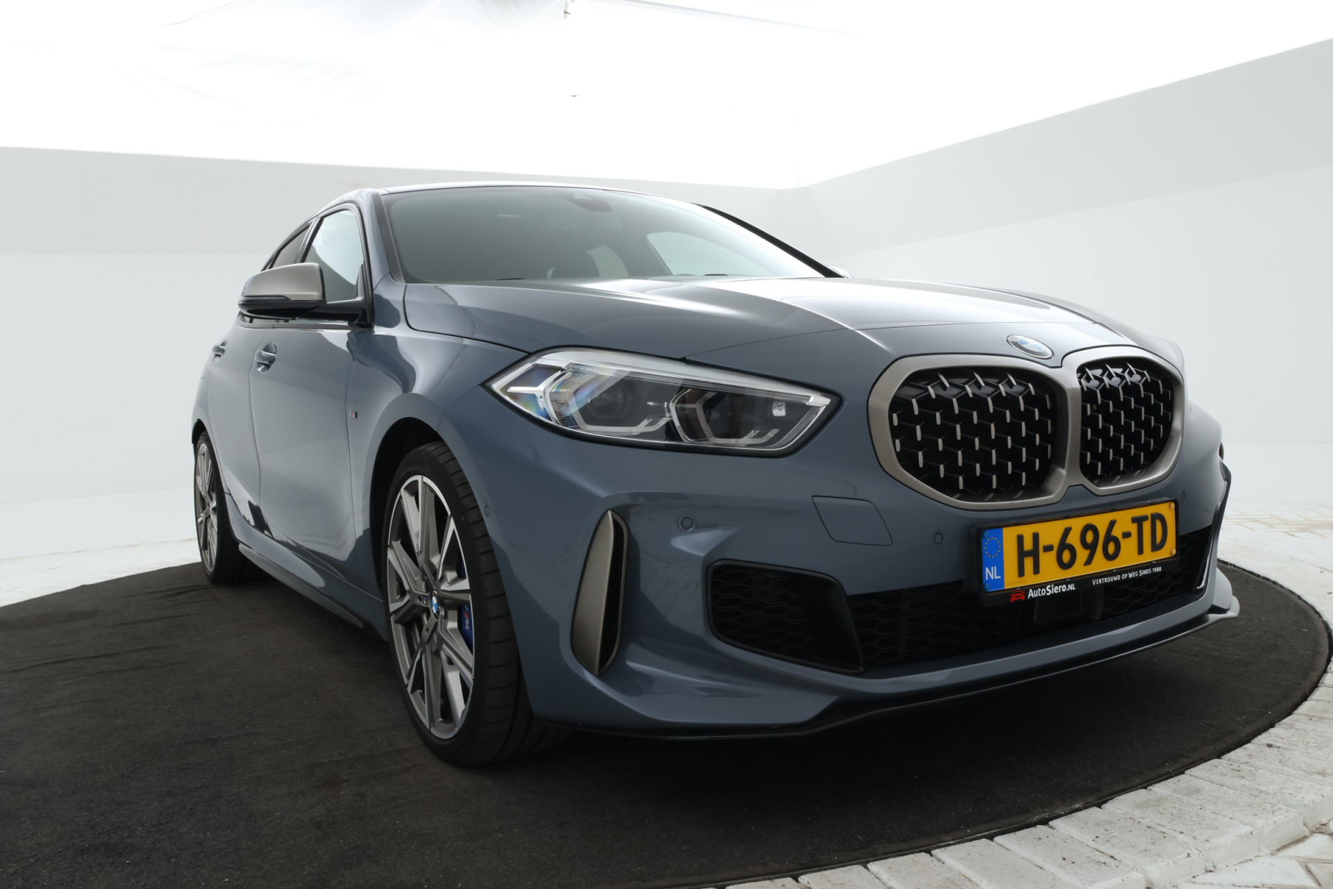 Foto van BMW M135i xDrive