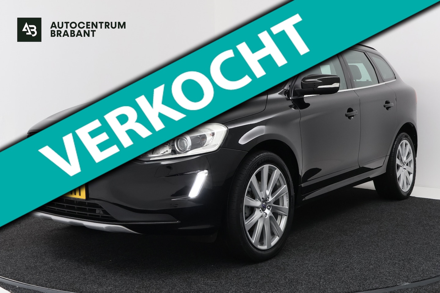 Volvo Xc60 2.0 T6 Polar+ (PANORAMADAK, TREKHAAK, CAMERA, XENON, PDC, STOELVERWARMING, PARKEERSENSOREN) 2017 - voorkant