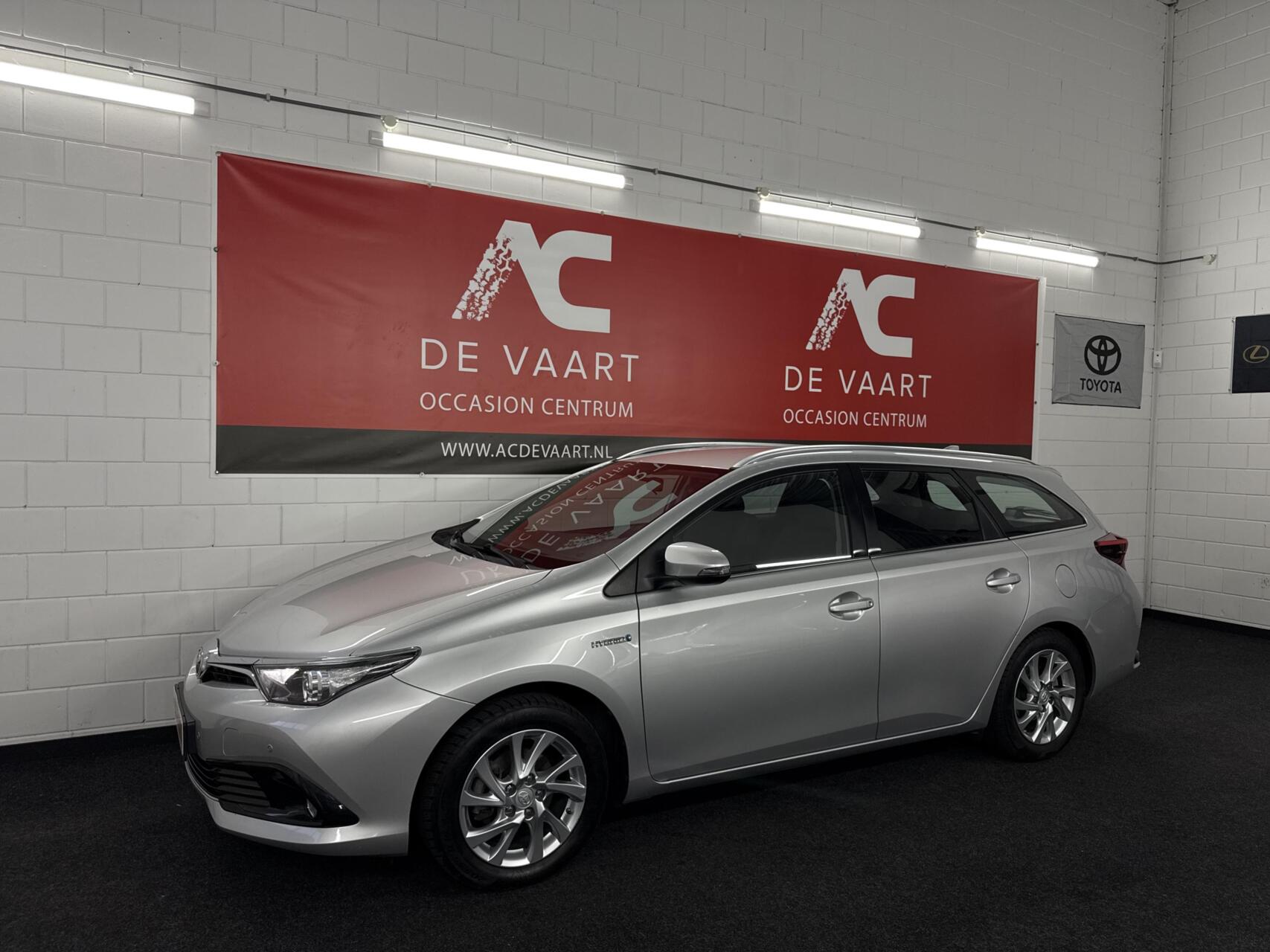 Toyota Auris 1.8 Hybrid Lease Pro - VERKOCHT! 2015 - voorkant