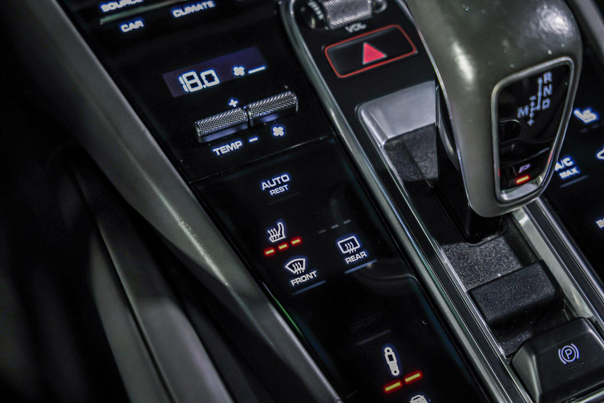 Foto van Porsche Cayenne E-hybrid