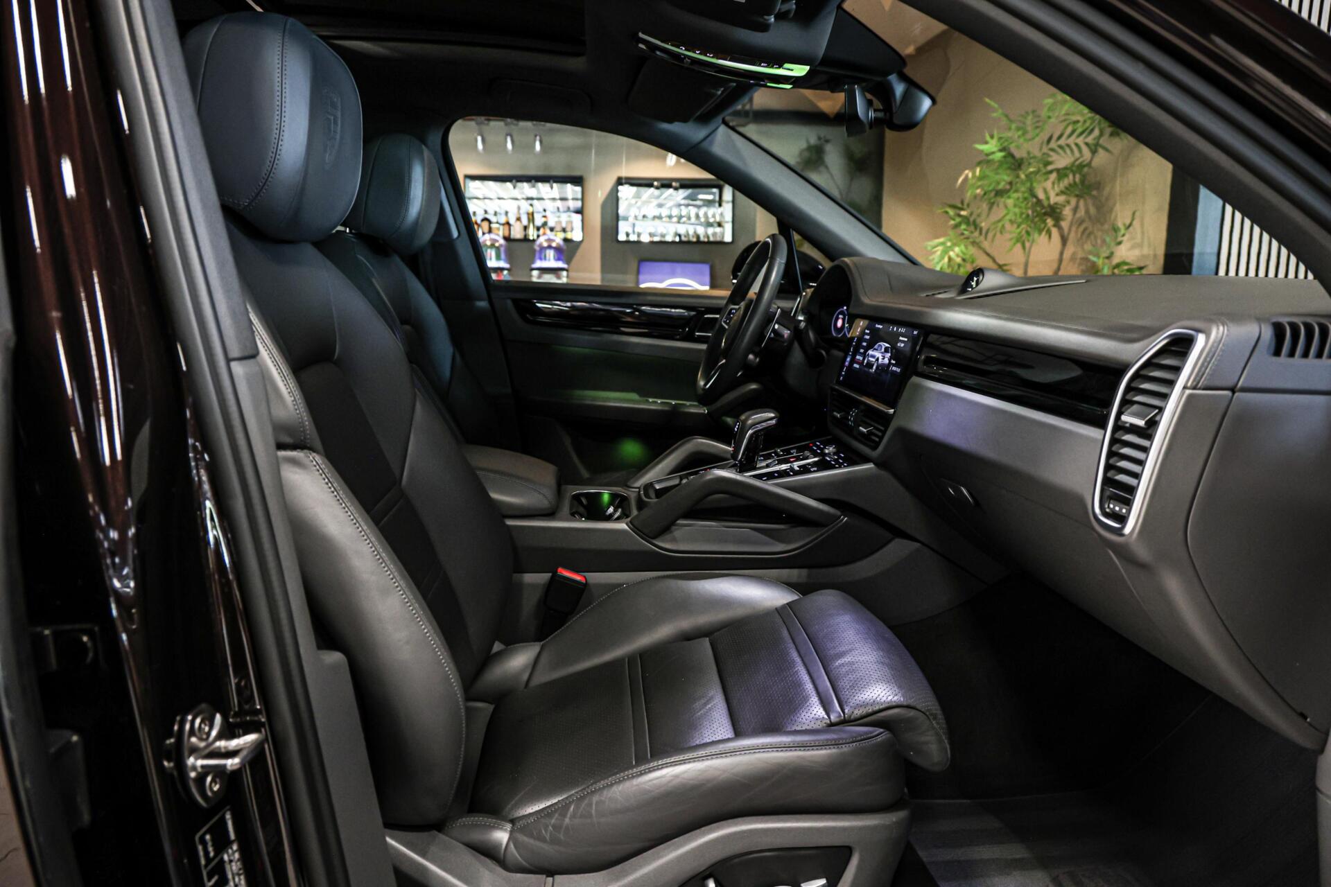 Foto van Porsche Cayenne E-hybrid