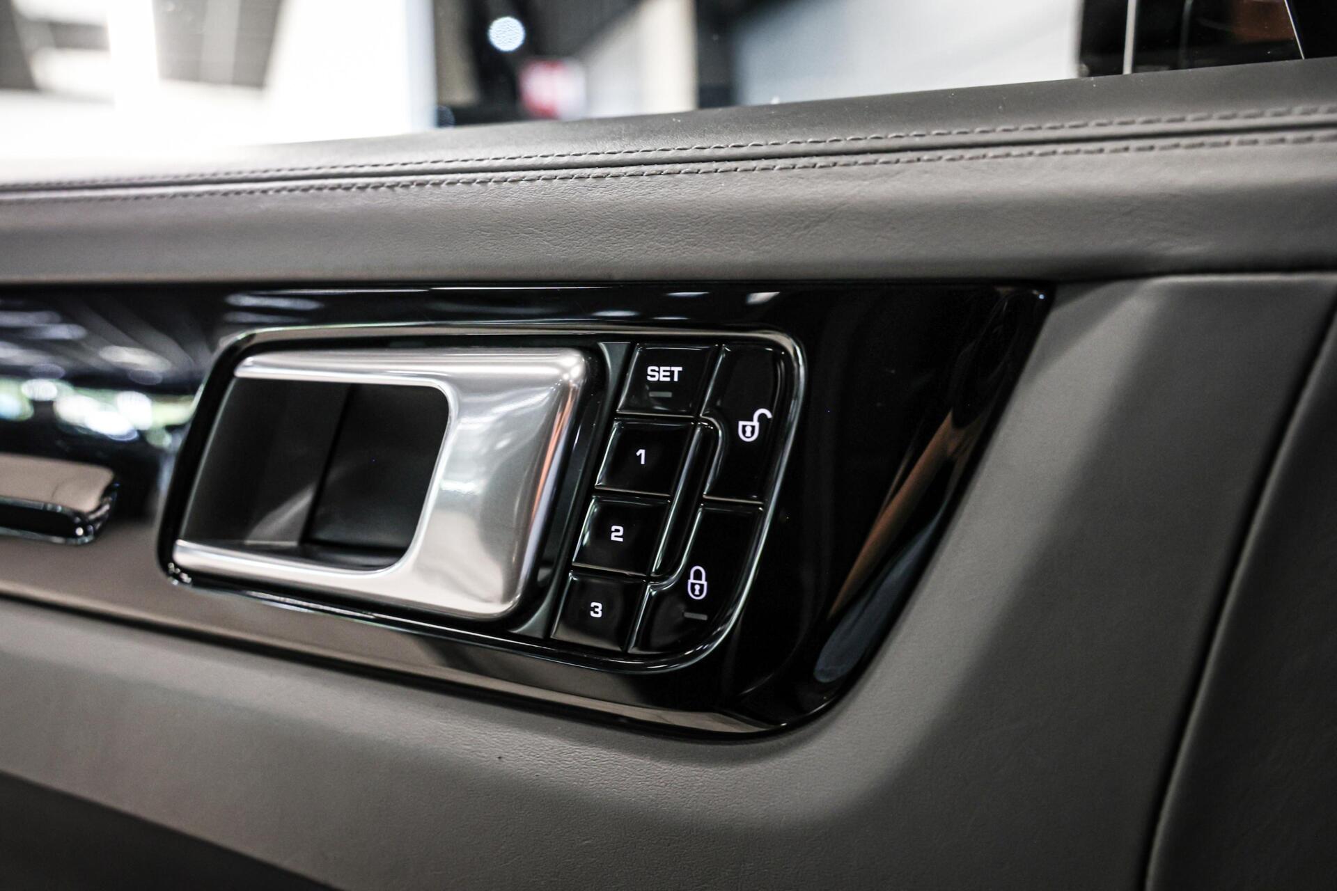 Foto van Porsche Cayenne E-hybrid