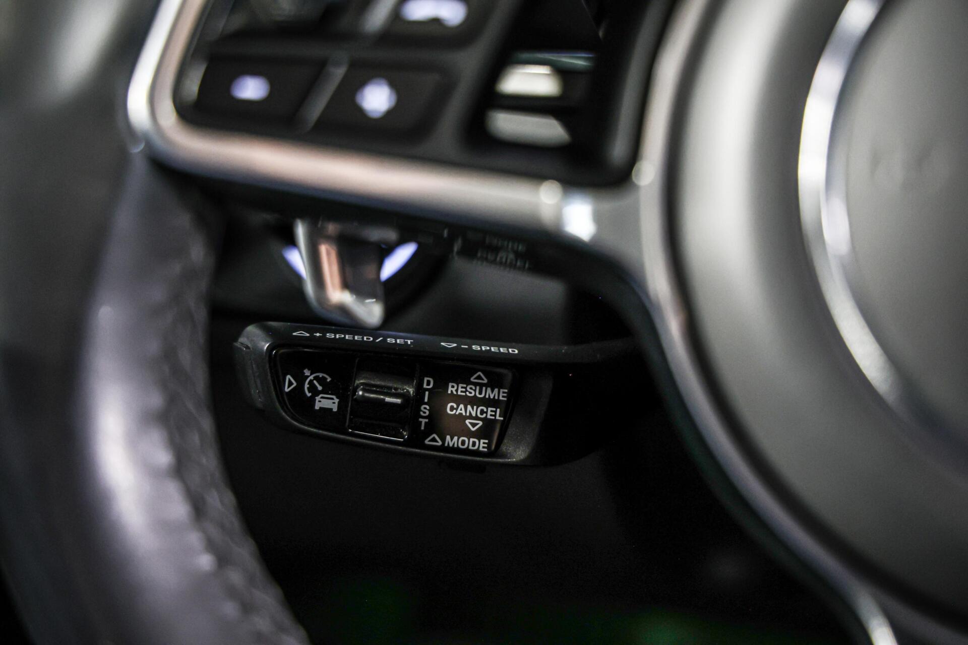 Foto van Porsche Cayenne E-hybrid