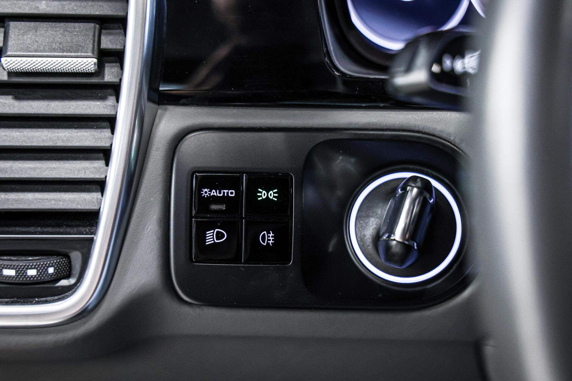 Foto van Porsche Cayenne E-hybrid