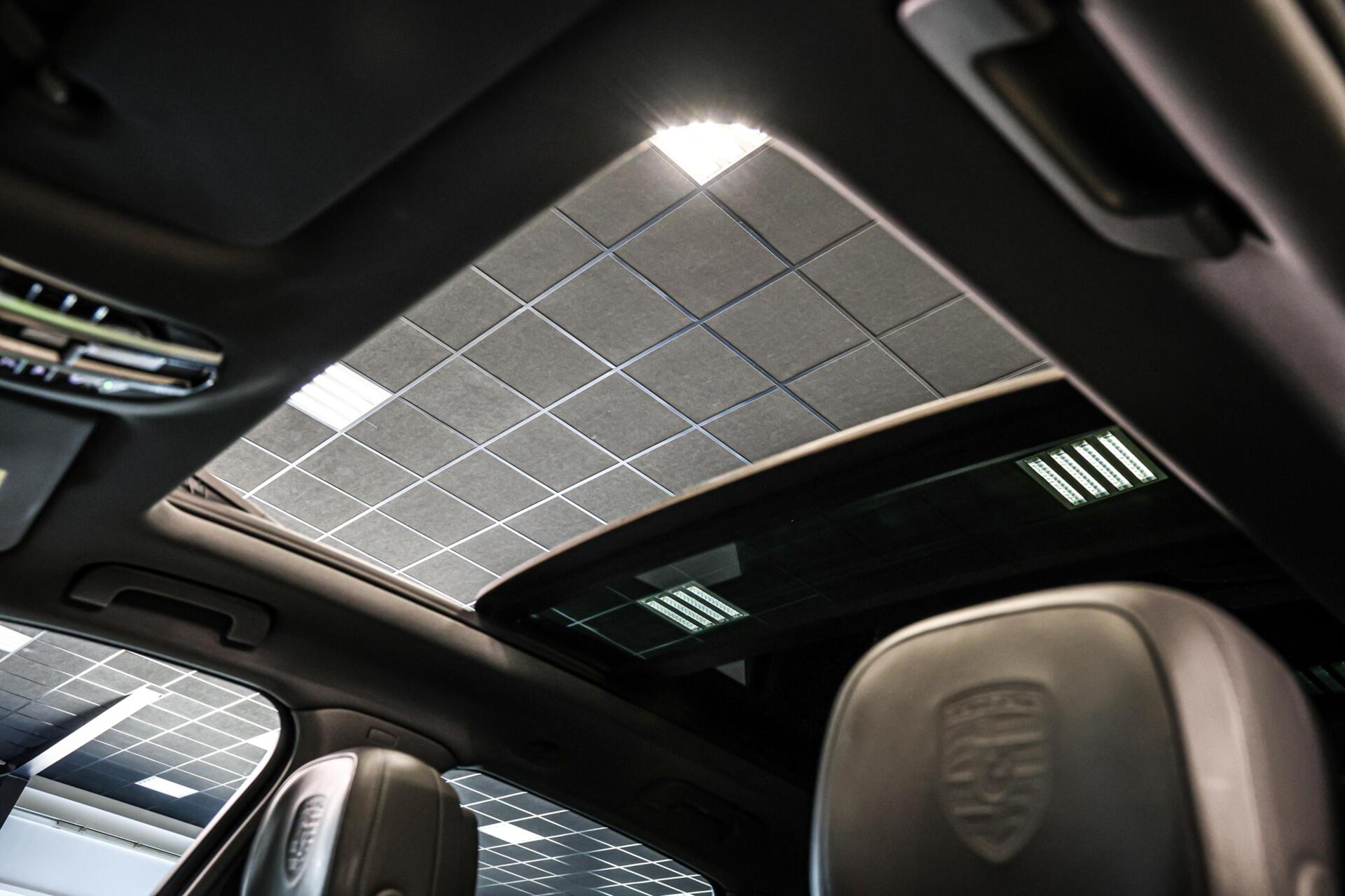 Foto van Porsche Cayenne E-hybrid