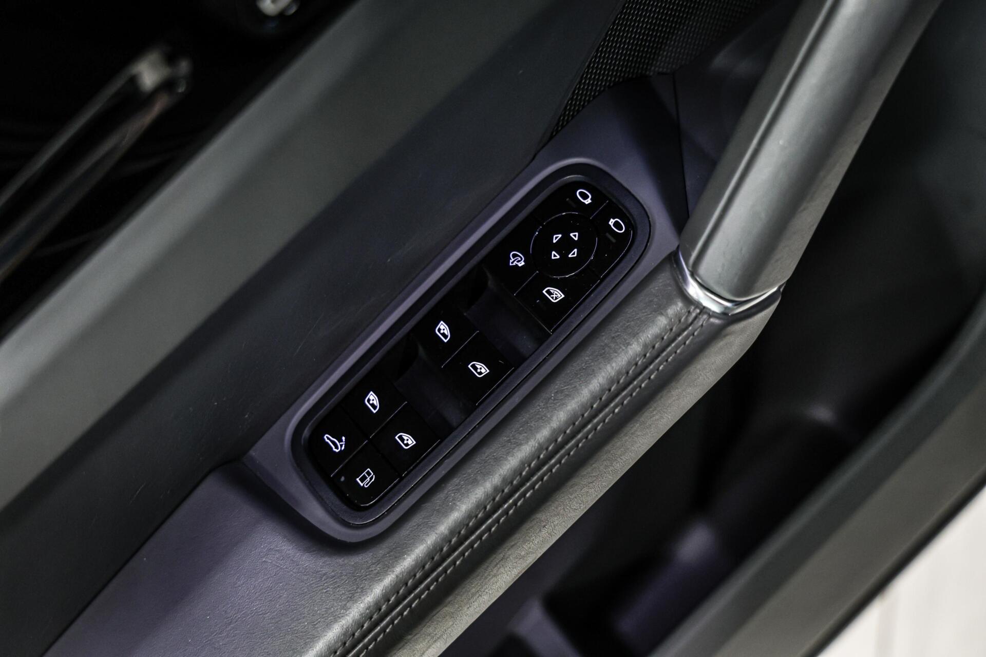 Foto van Porsche Cayenne E-hybrid