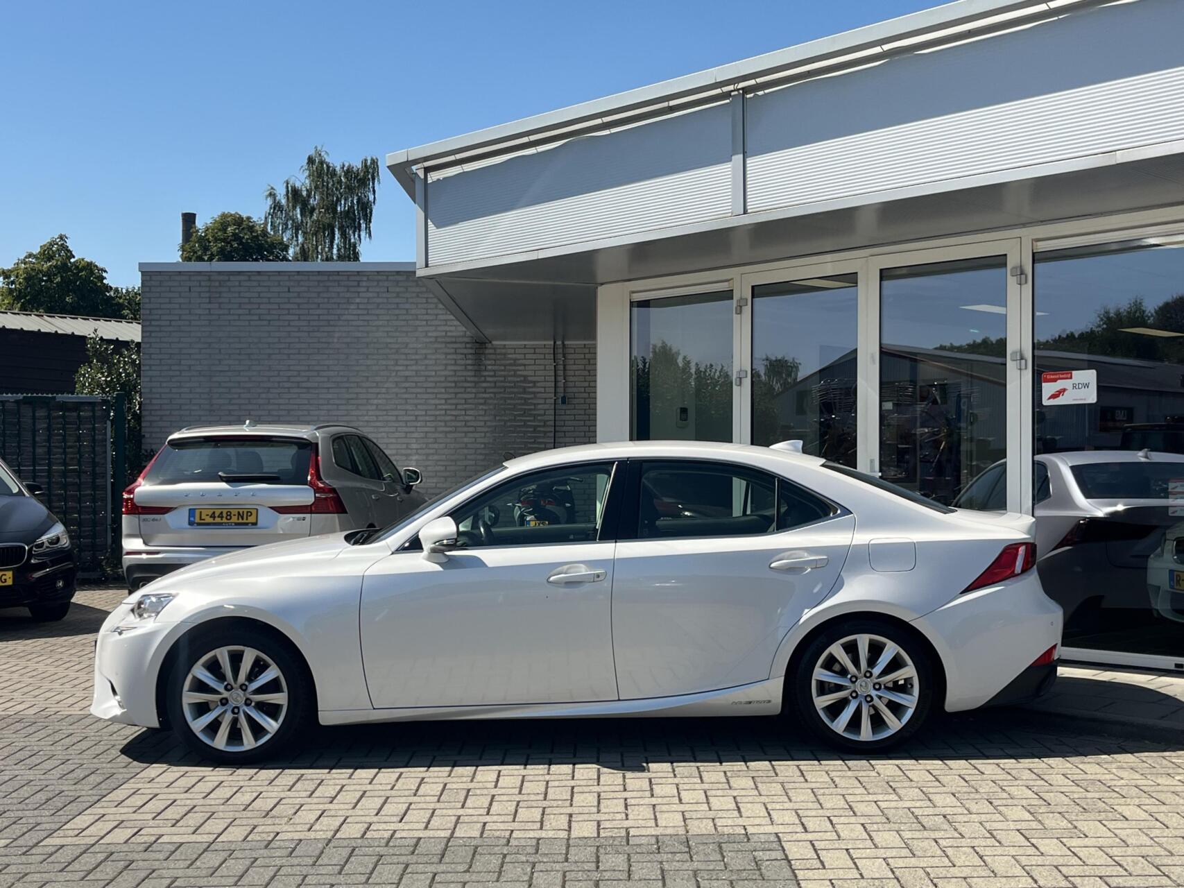 Foto van Lexus Lexus Is300h