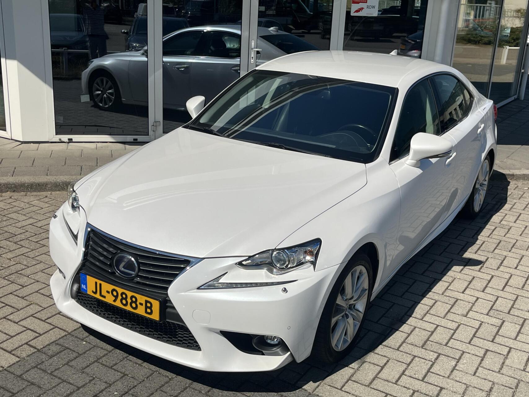Foto van Lexus Lexus Is300h