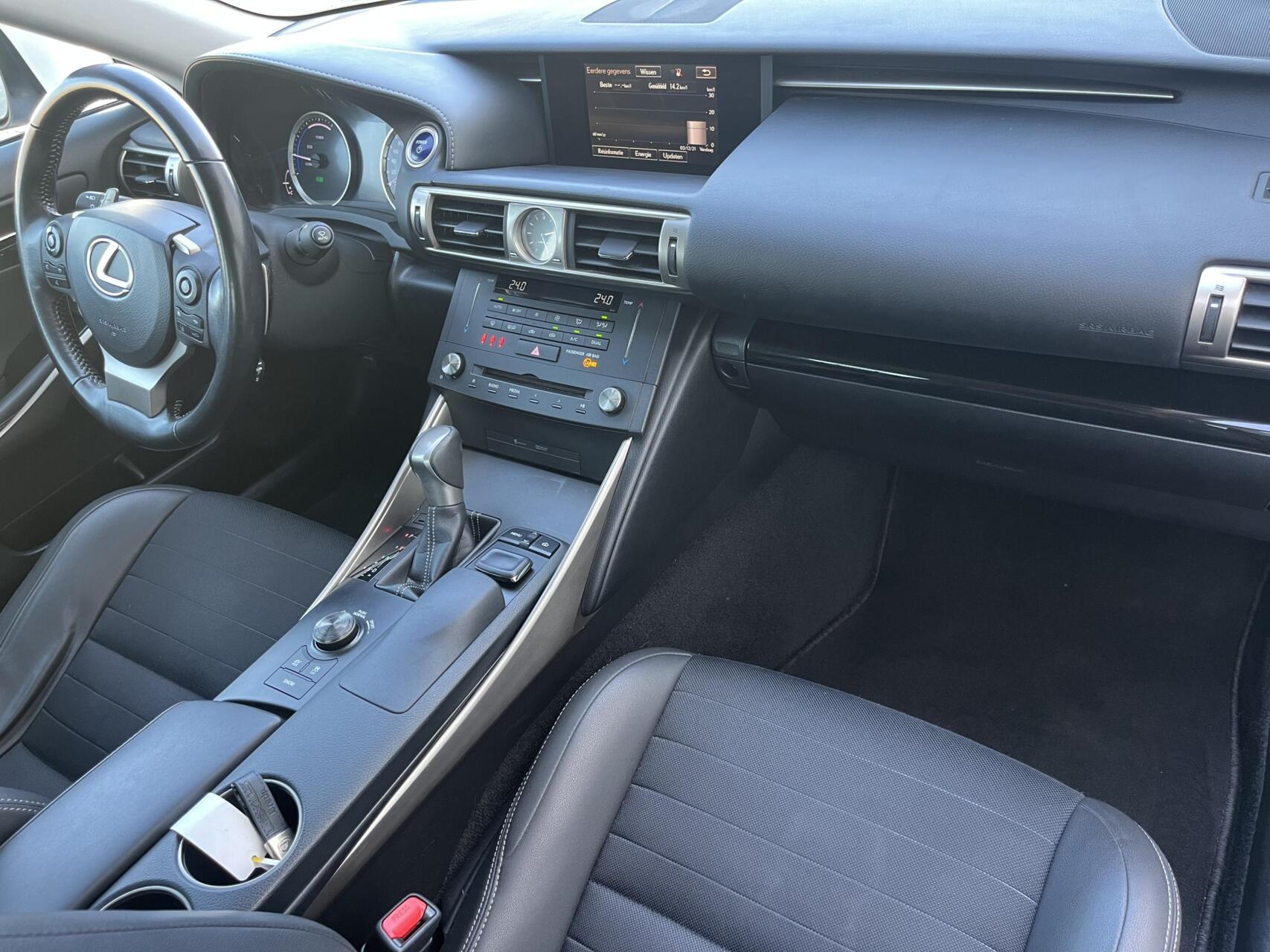 Foto van Lexus Lexus Is300h
